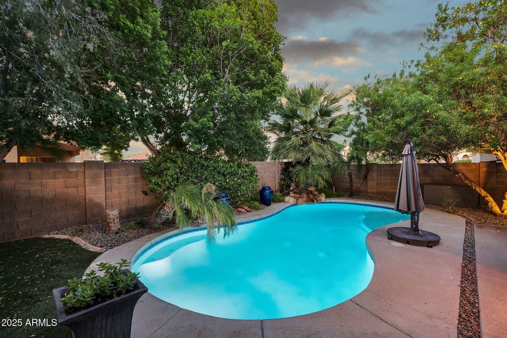 Photo of 1832 W Wildhorse Drive, Chandler, AZ 85286 (MLS # 6927797)