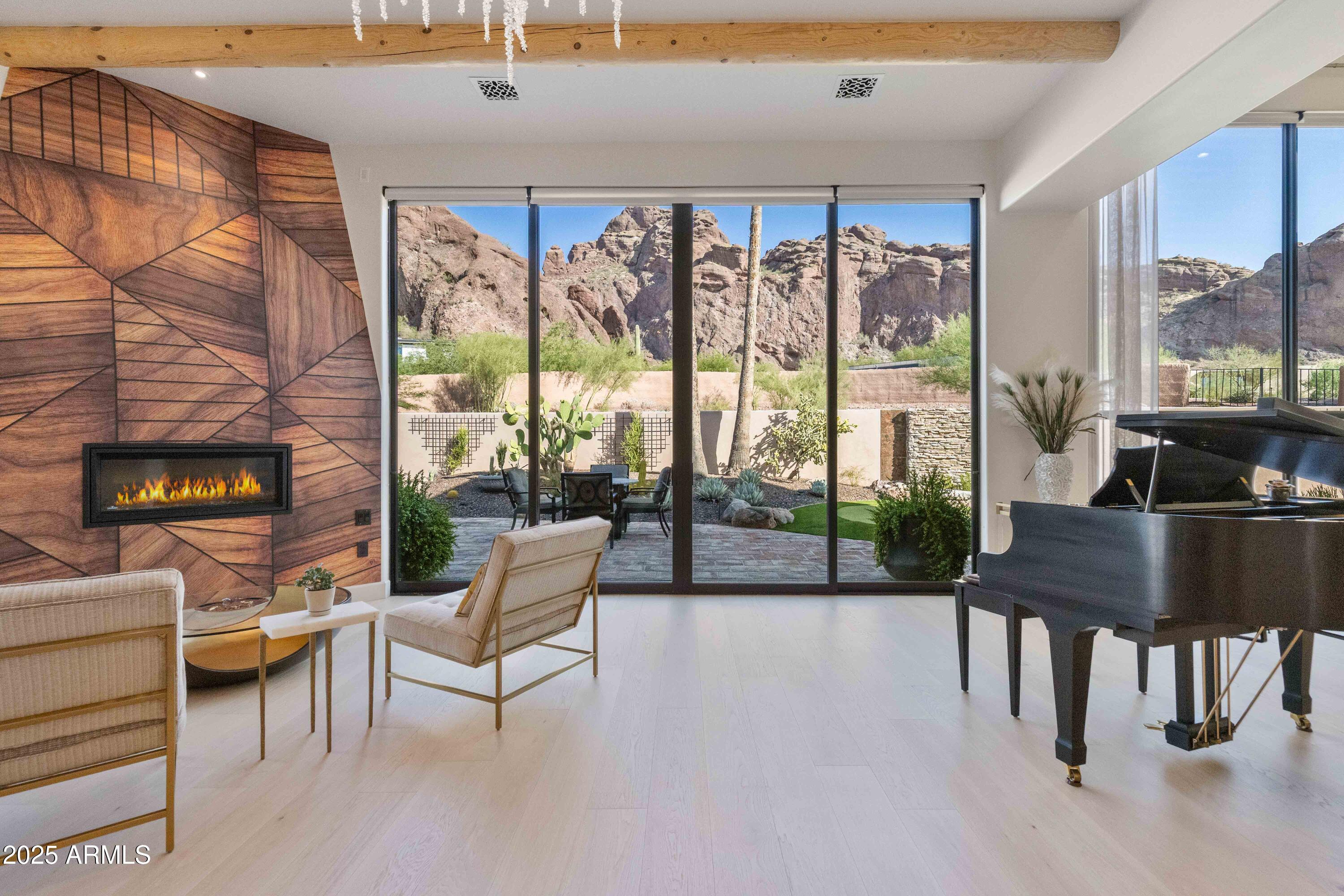 5984 N ECHO CANYON Drive