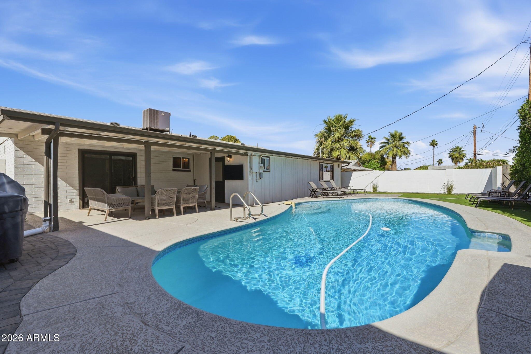 6413 E PARKVIEW Drive