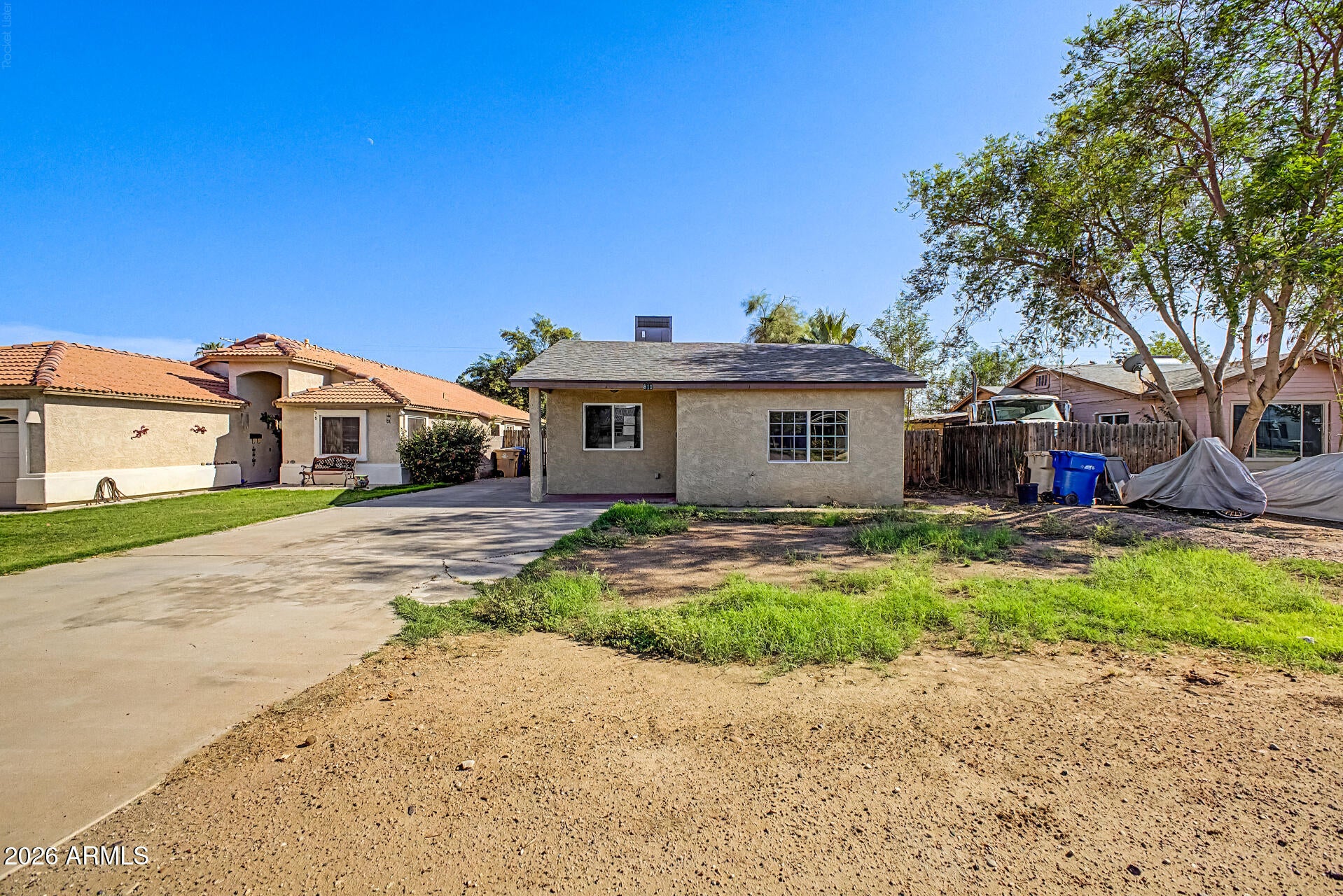 811 E EDISON Avenue