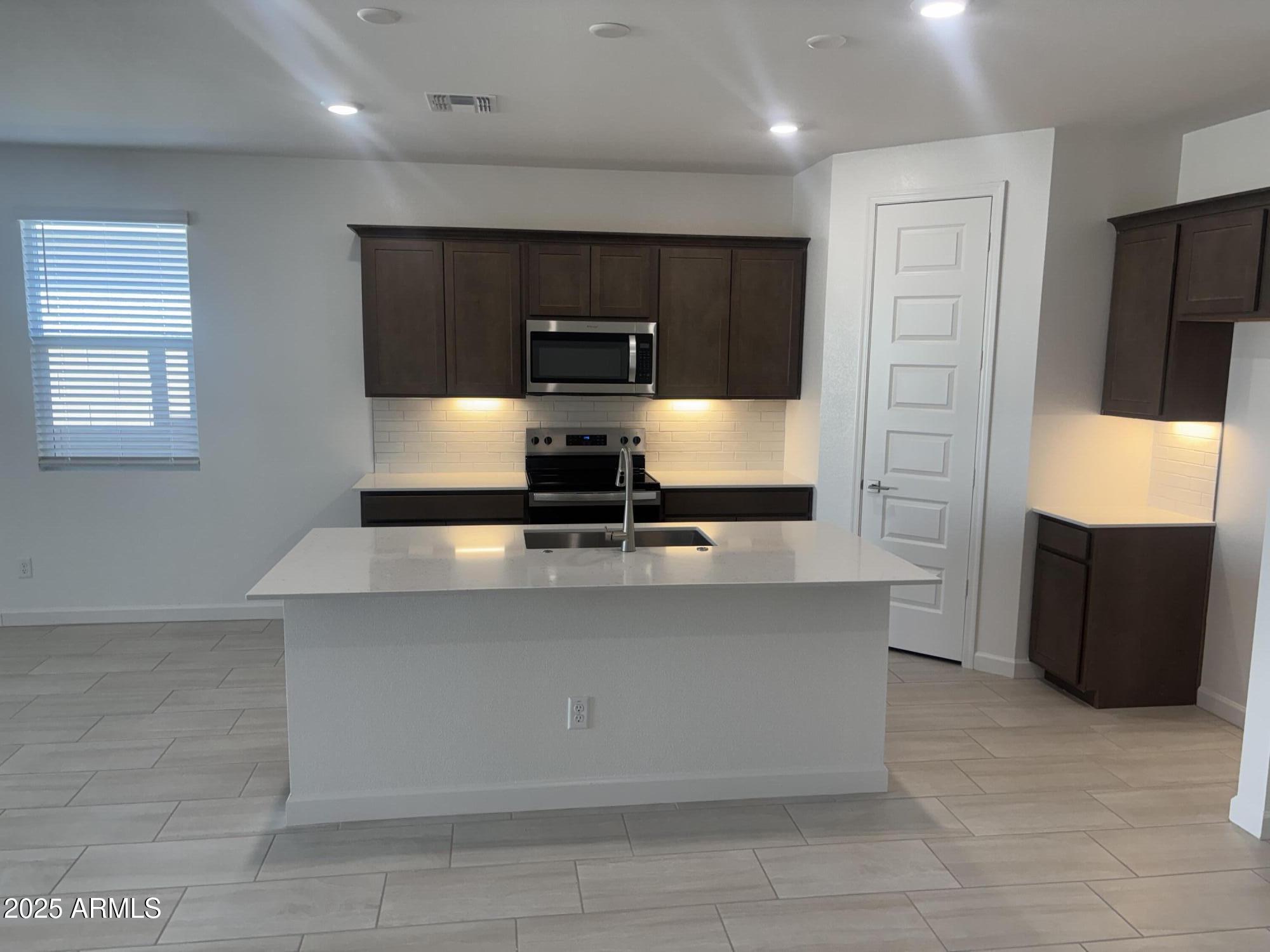 17734 W VOGEL Avenue