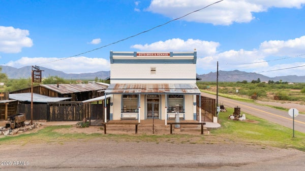 905 S GHOST TOWN TRL, PEARCE, AZ 85625 - Image 5d1ab55fa8a5ba910d4bdce8da077513/1368176899