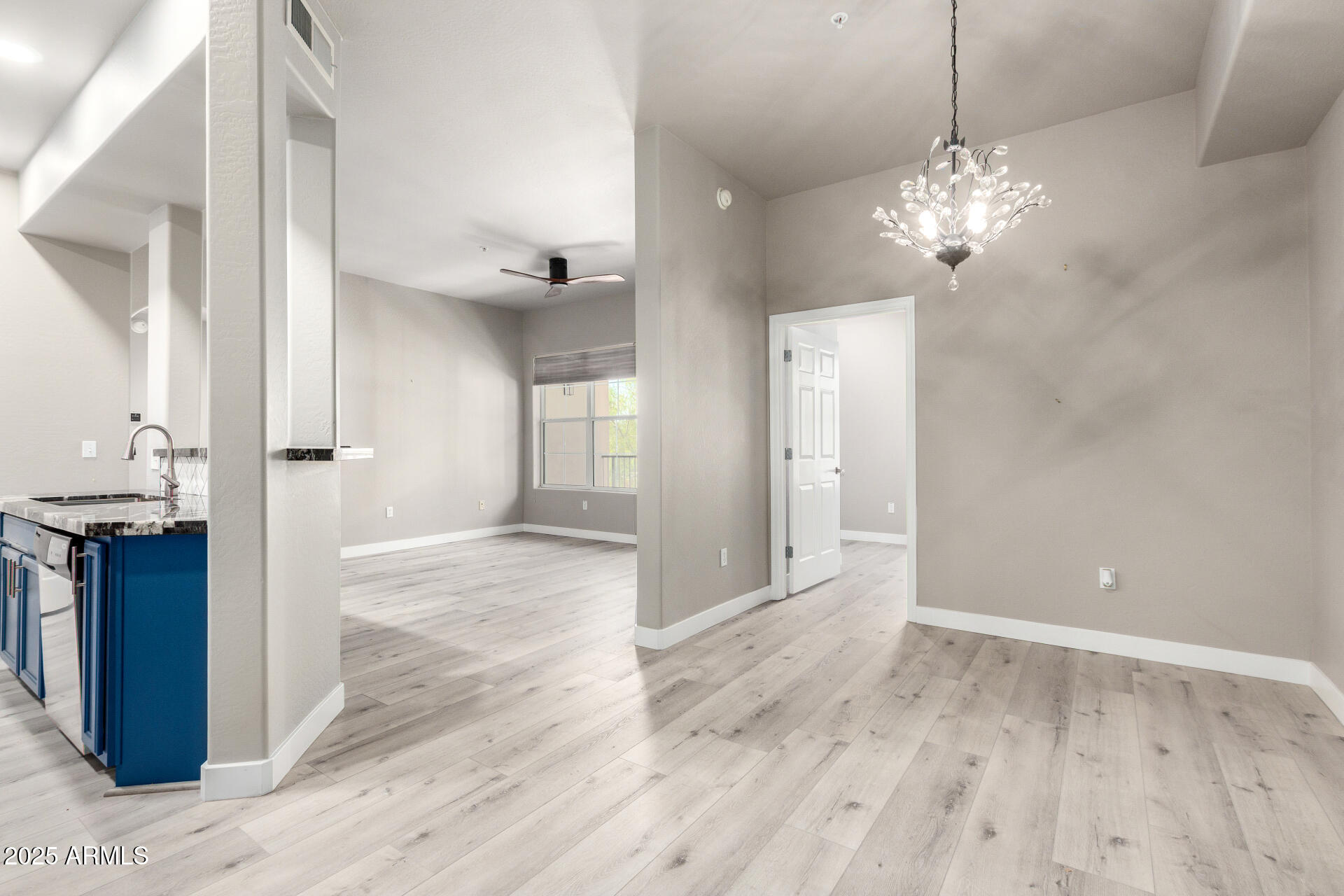 14575 W MOUNTAIN VIEW Boulevard 11224