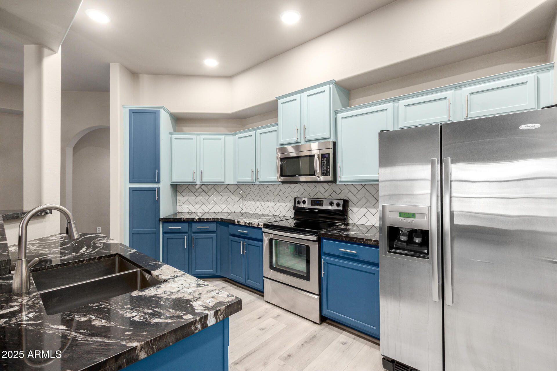 14575 W MOUNTAIN VIEW Boulevard 11224