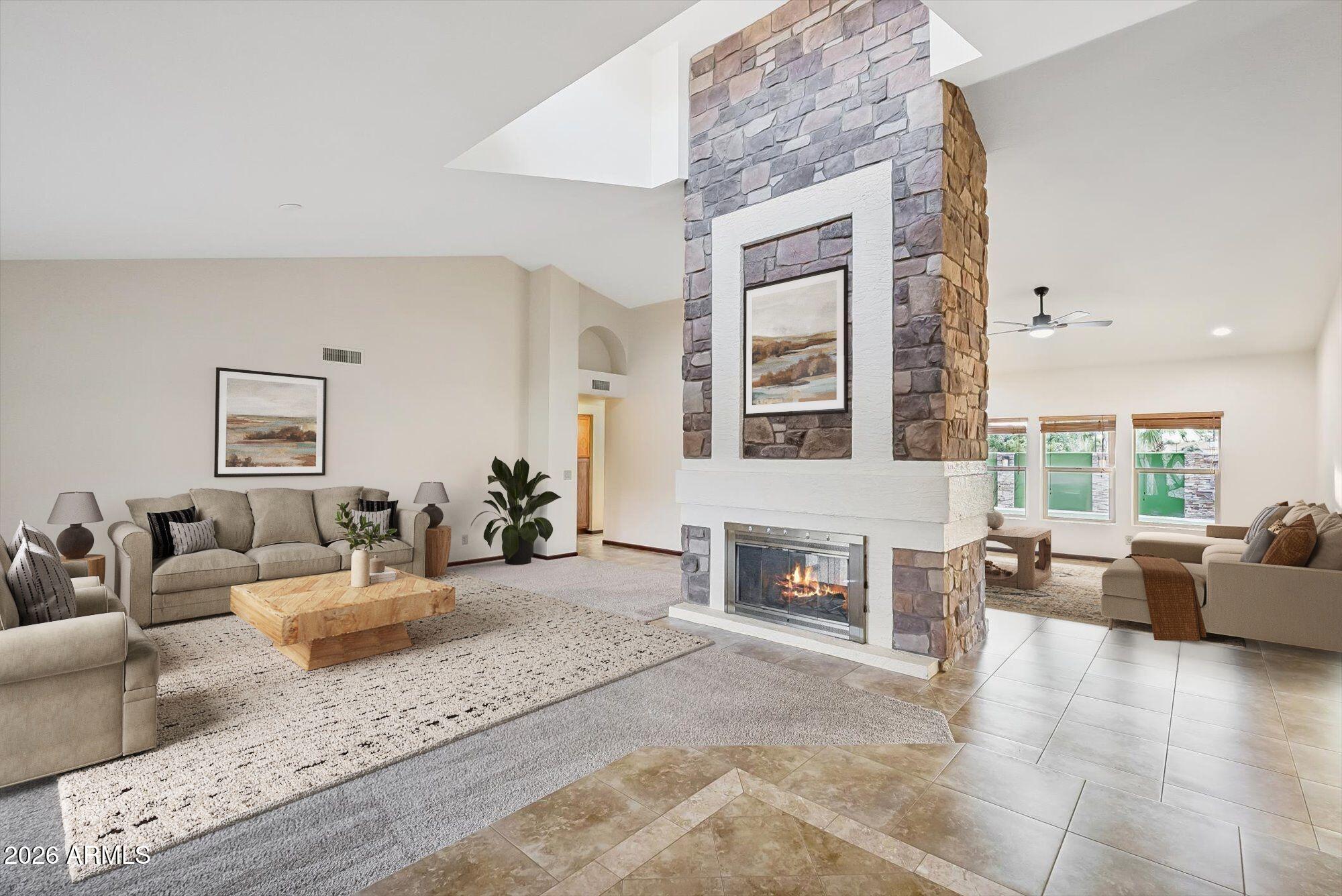 2202 E EGRET Court