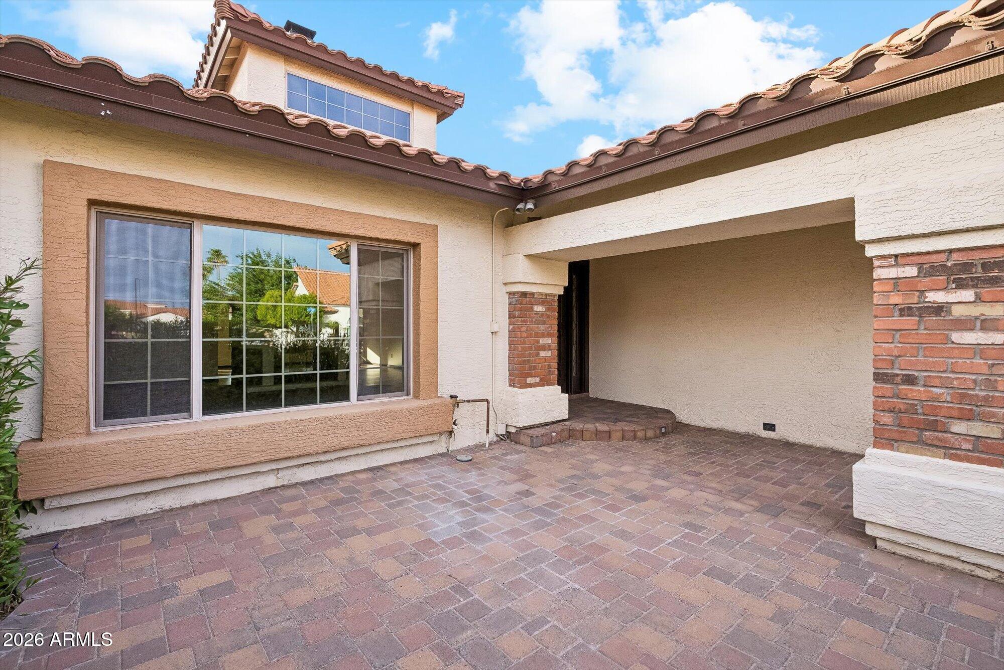 2202 E EGRET Court