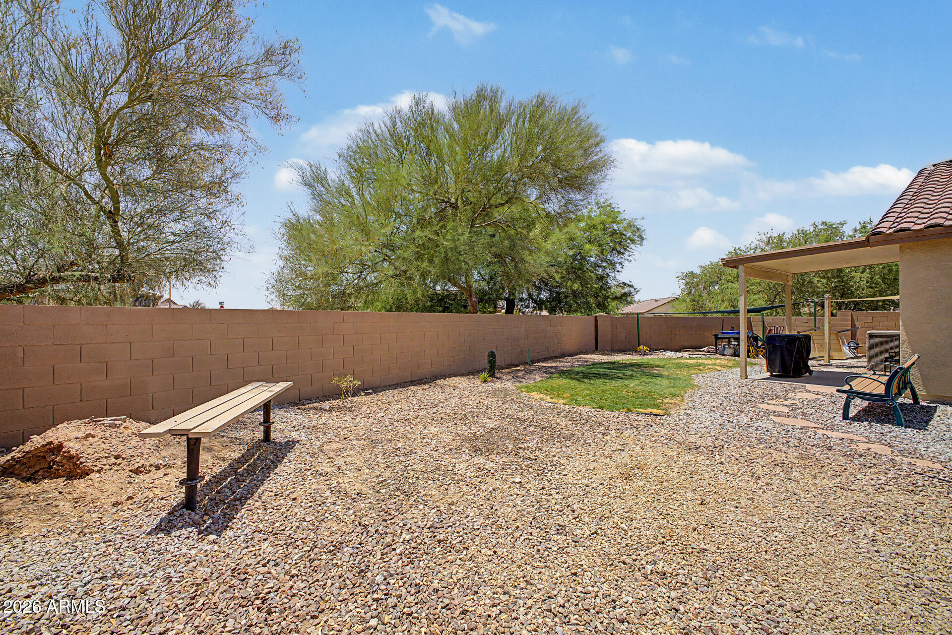 581 W JARDIN Loop
