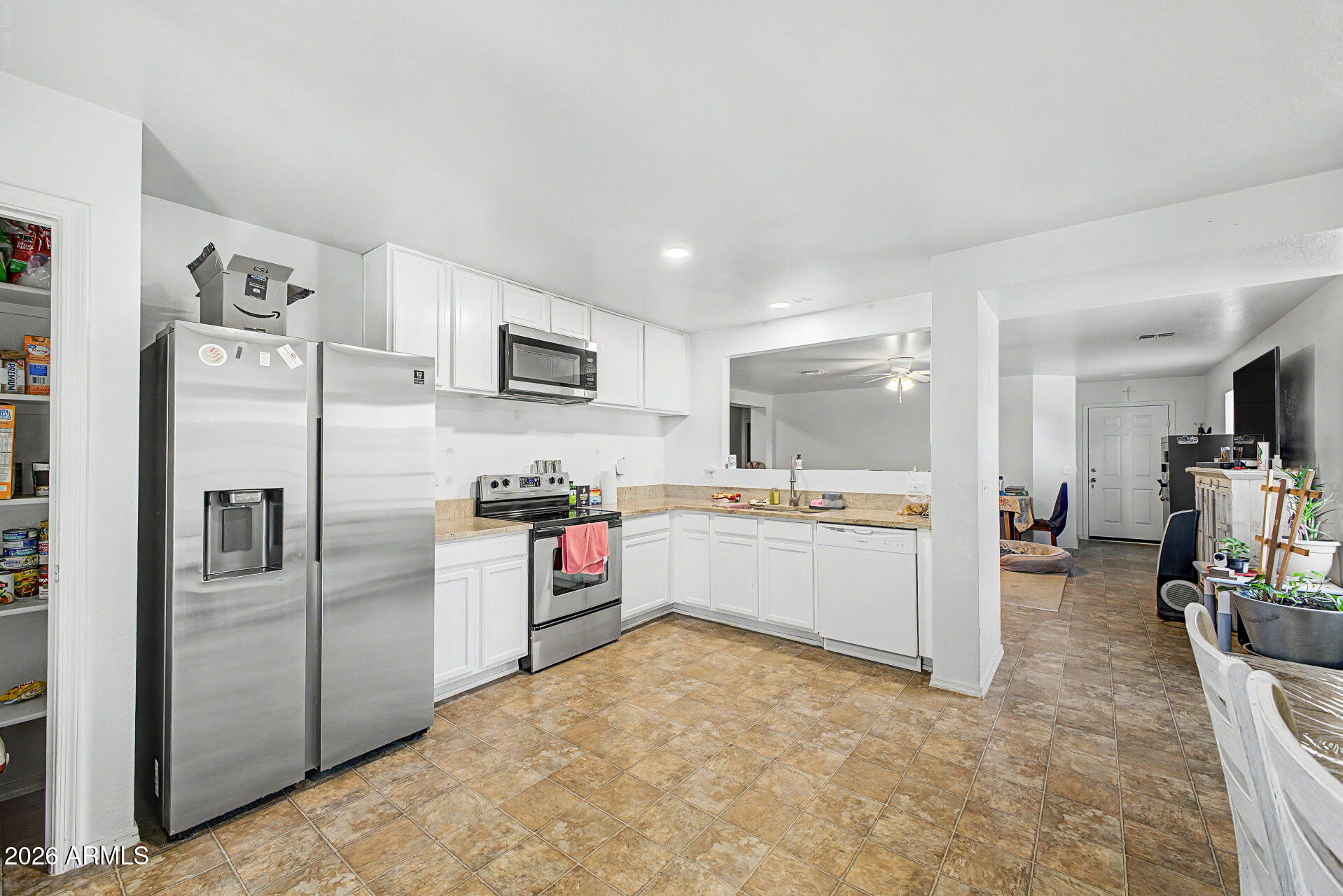 581 W JARDIN Loop