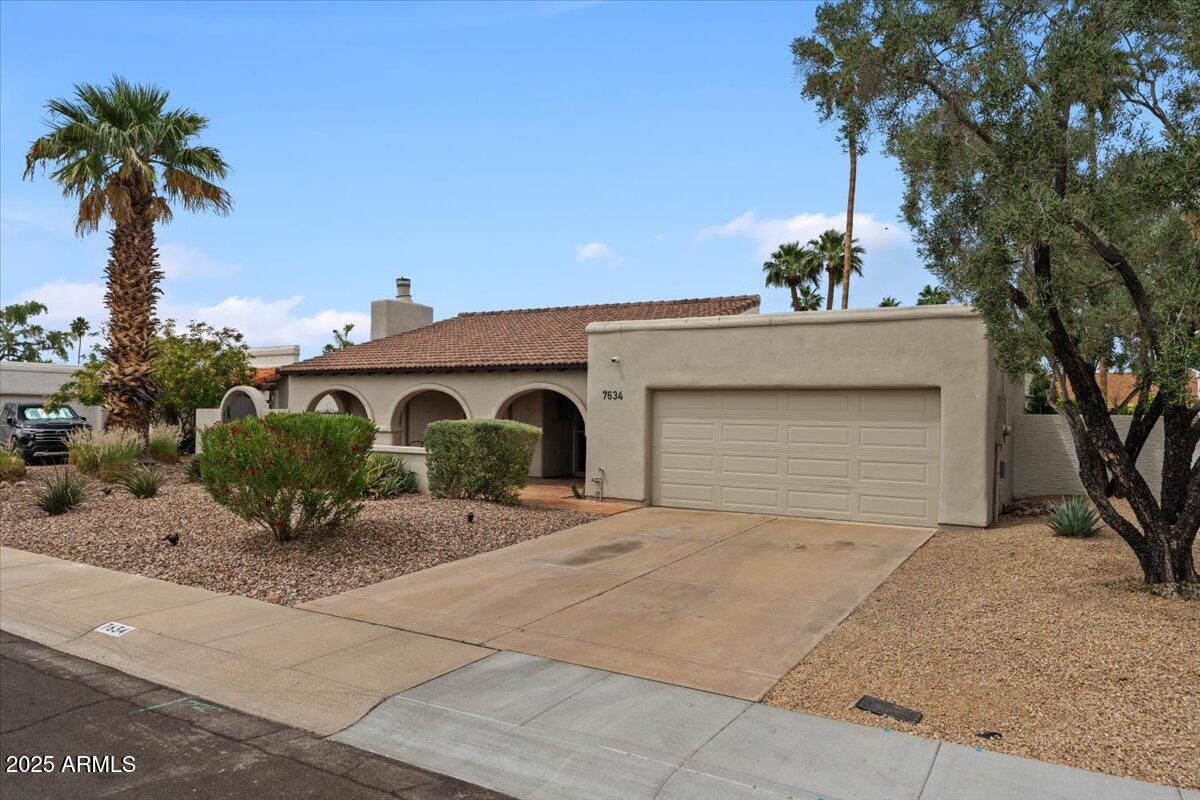 7634 N VIA DE MANANA Street