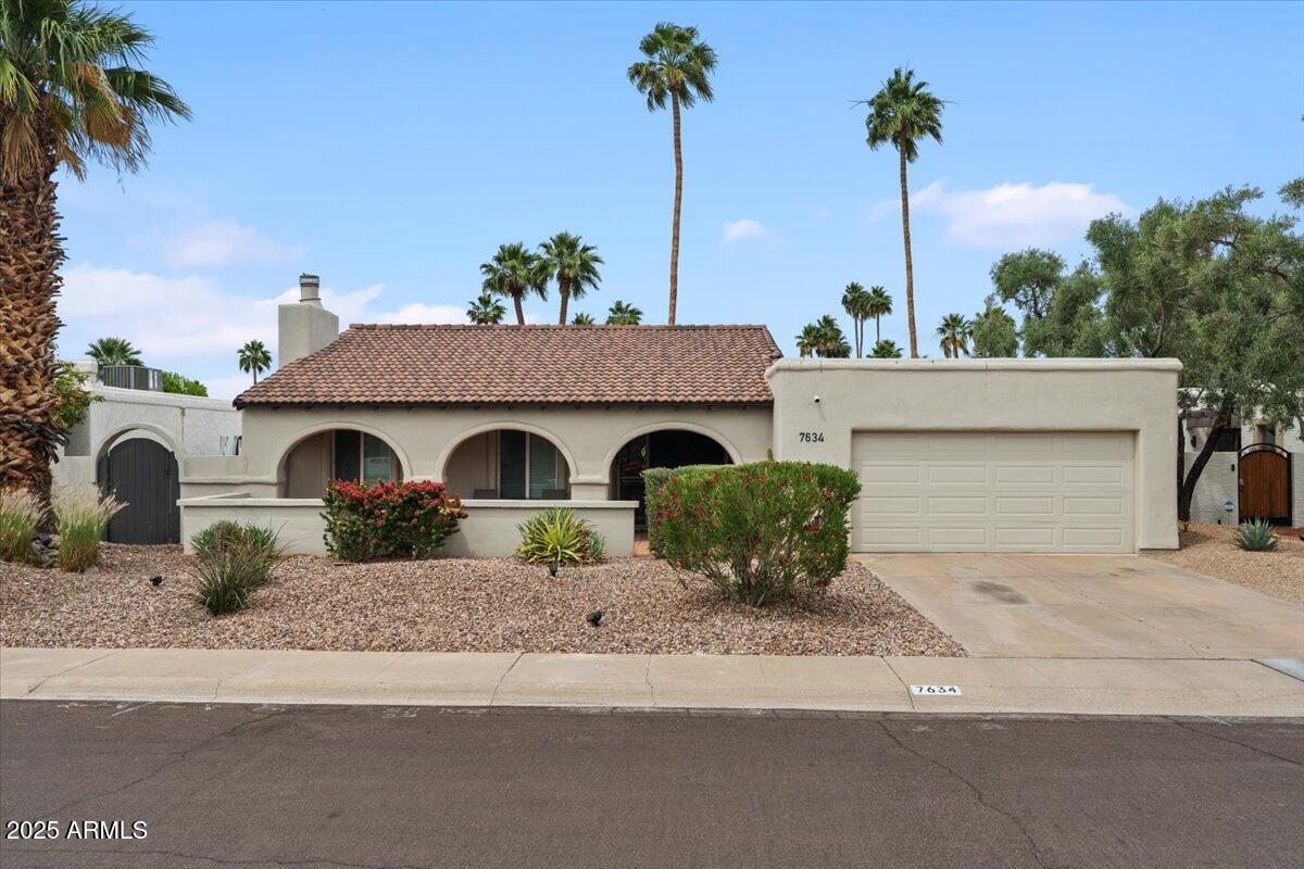 7634 N VIA DE MANANA Street