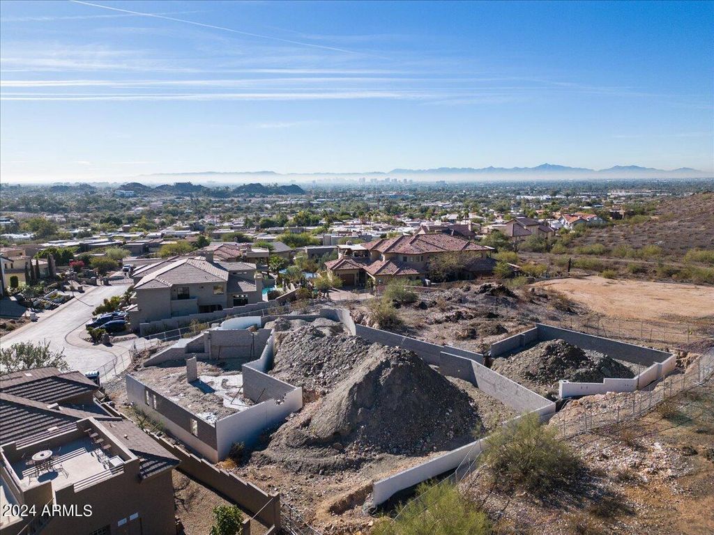 Photo of 8626 N 17th Place #9, Phoenix, AZ 85020 (MLS # 6908757)
