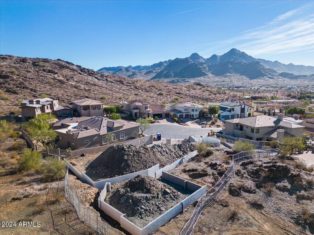 Photo of 8626 N 17th Place #9, Phoenix, AZ 85020 (MLS # 6908757)