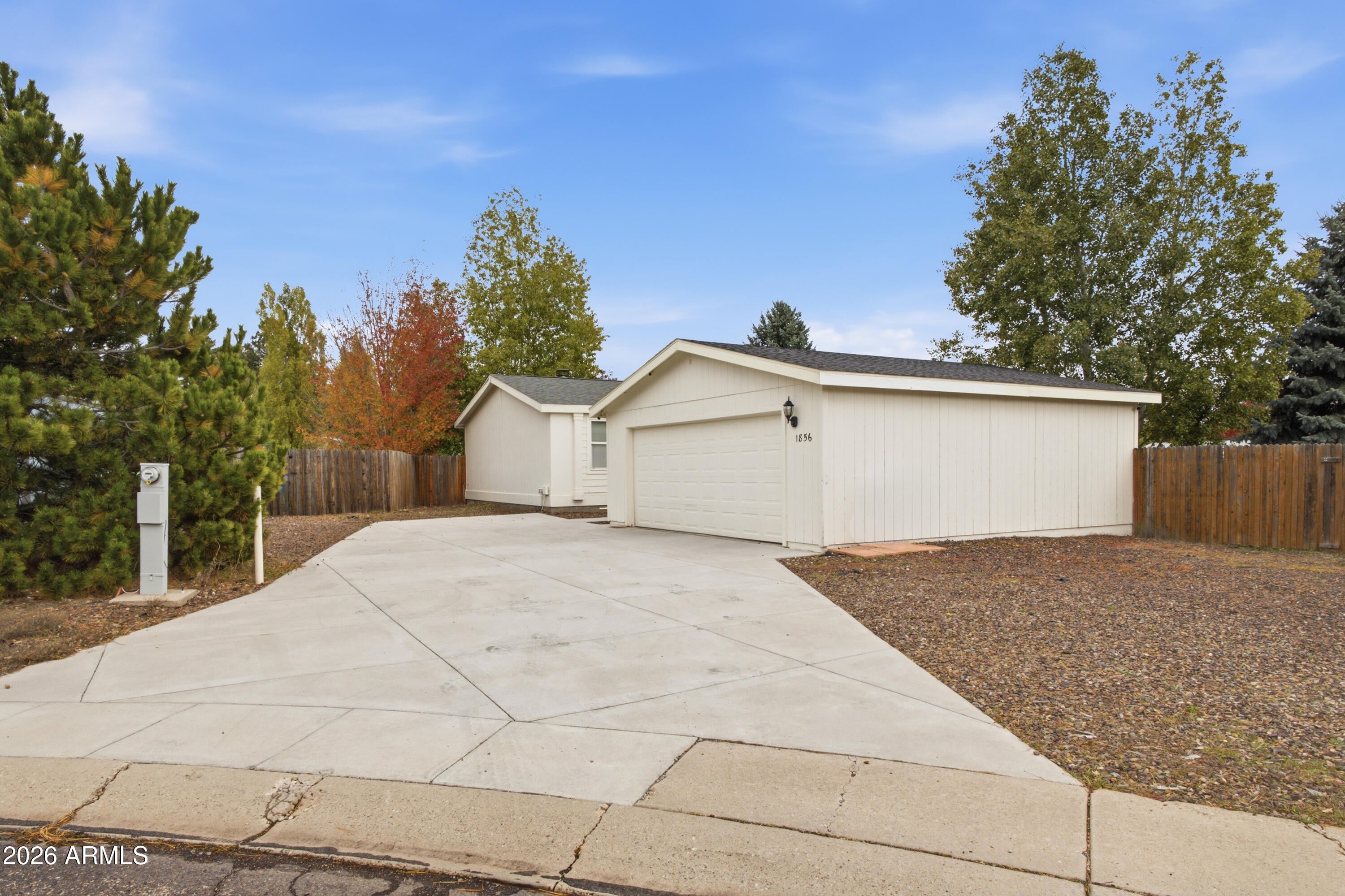 1856 W MATTINGLY Loop