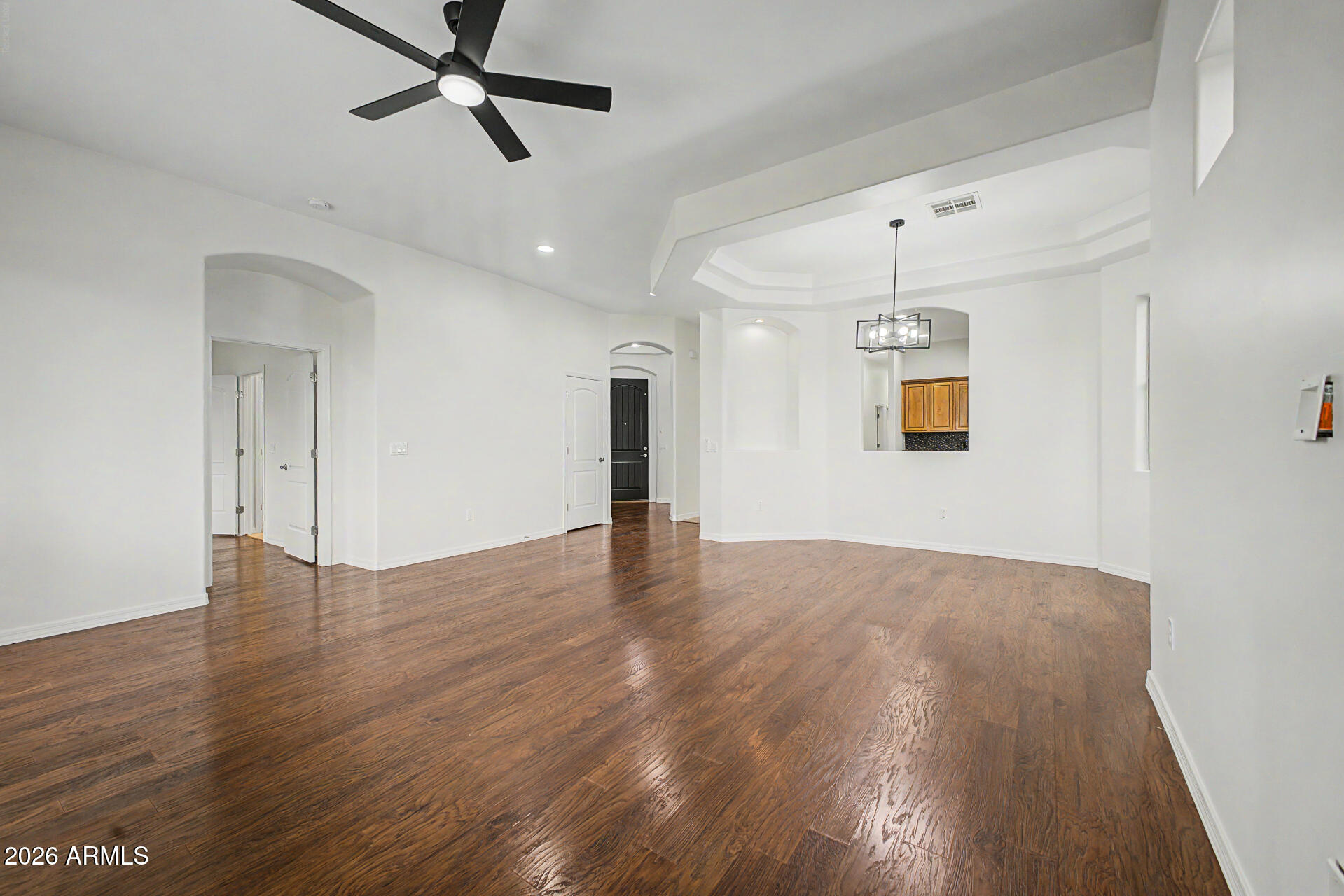 6202 E MCKELLIPS Road 19