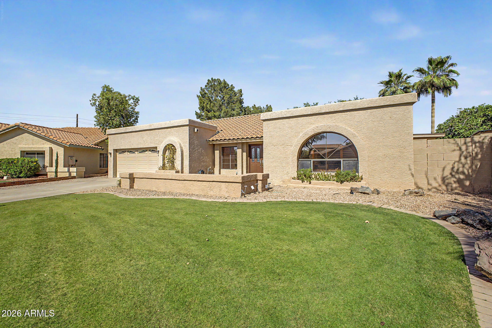 2951 N CARRIAGE Lane