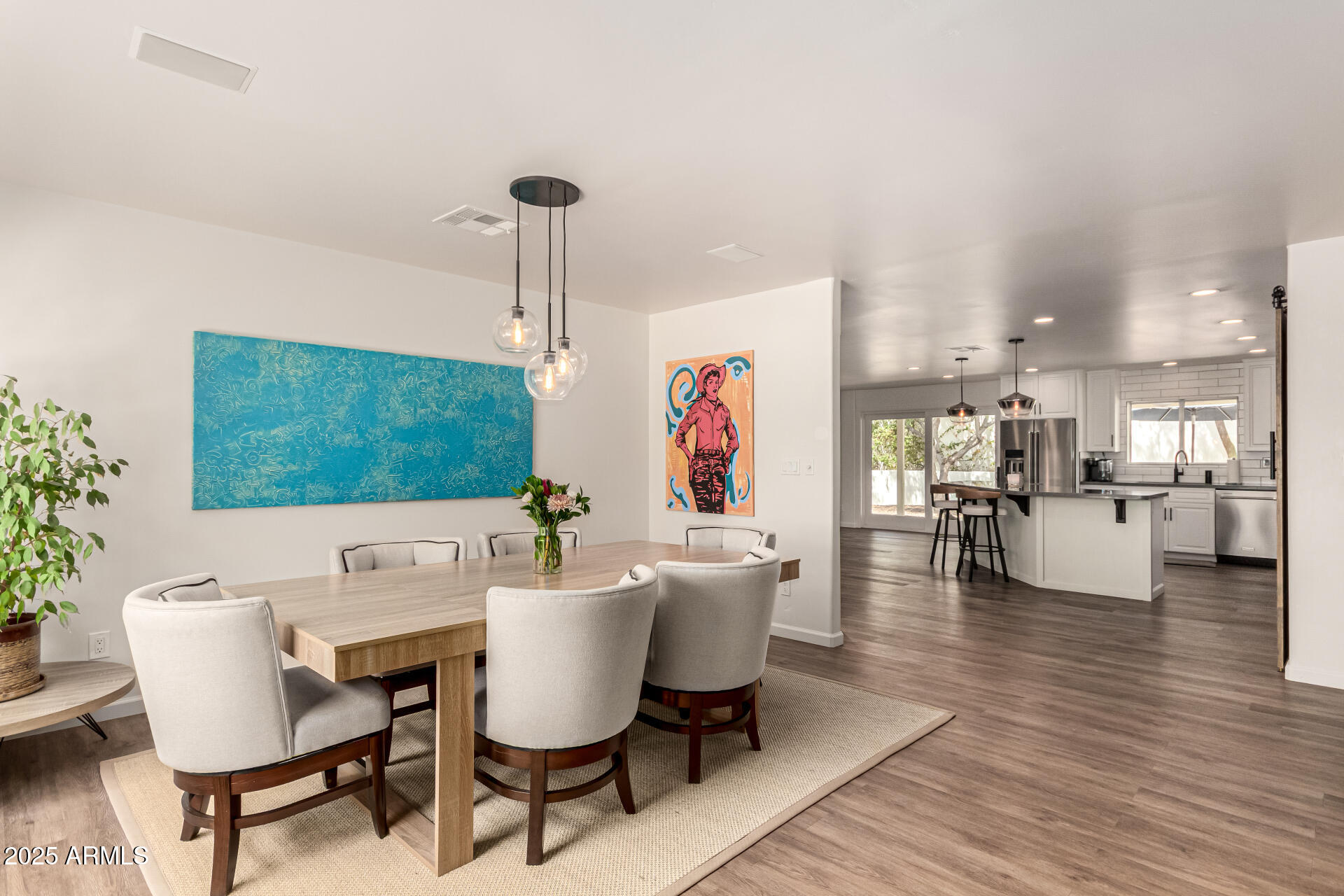 1602 E LAS PALMARITAS Drive