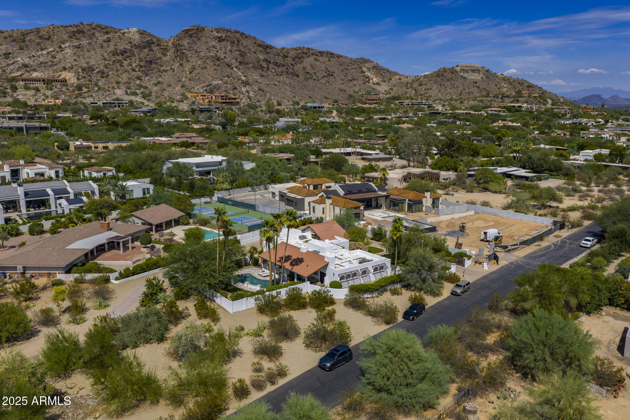 5828 E CACTUS WREN Road -