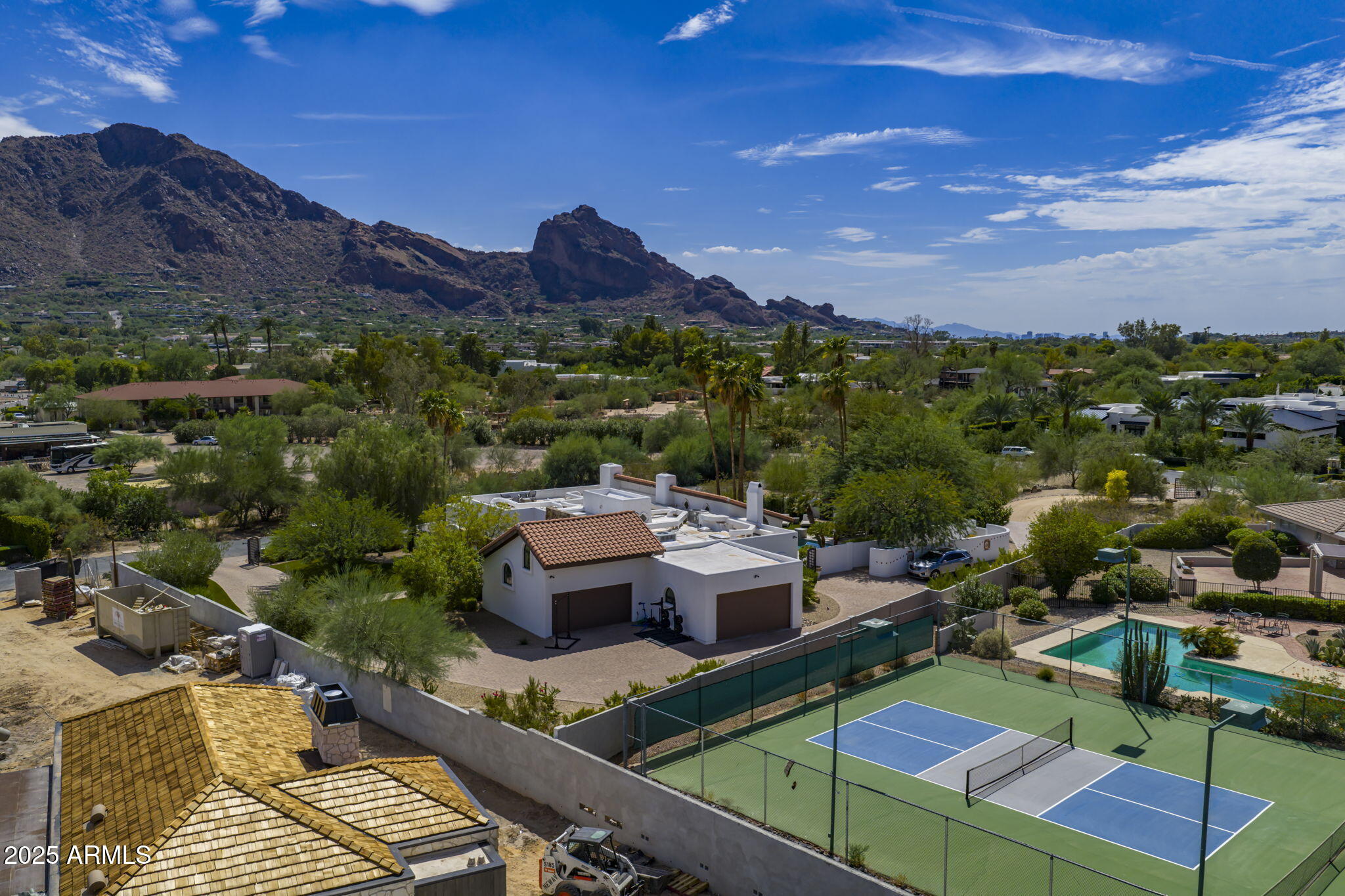 5828 E CACTUS WREN Road -