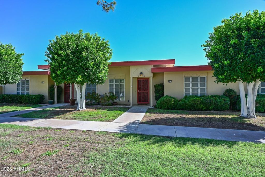 Photo of 10040 W Royal Oak Road #H, Sun City, AZ 85351 (MLS # 6899498)