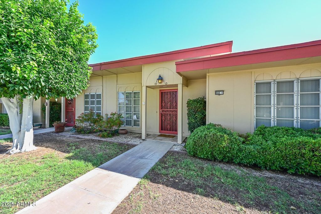 Photo of 10040 W Royal Oak Road #H, Sun City, AZ 85351 (MLS # 6899498)