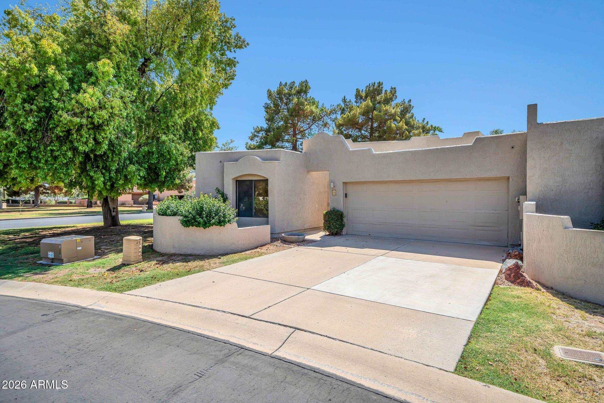 1102 E ACACIA Circle