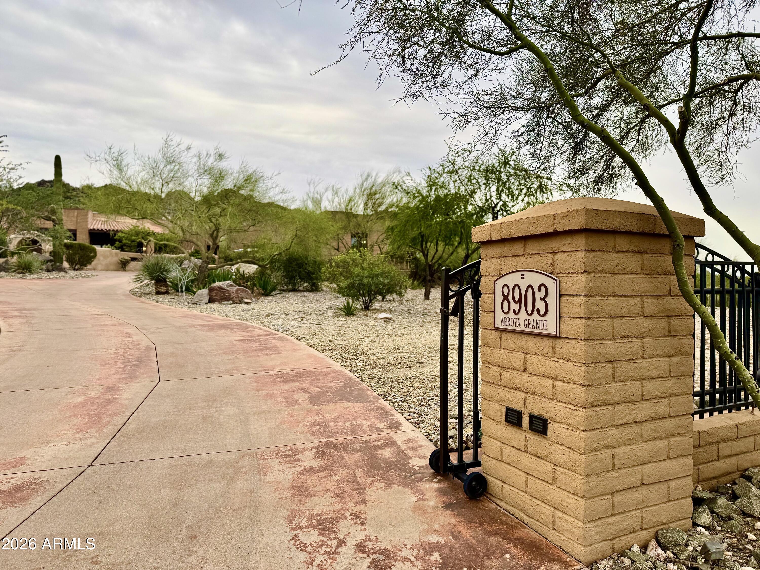 8903 N ARROYA GRANDE Drive