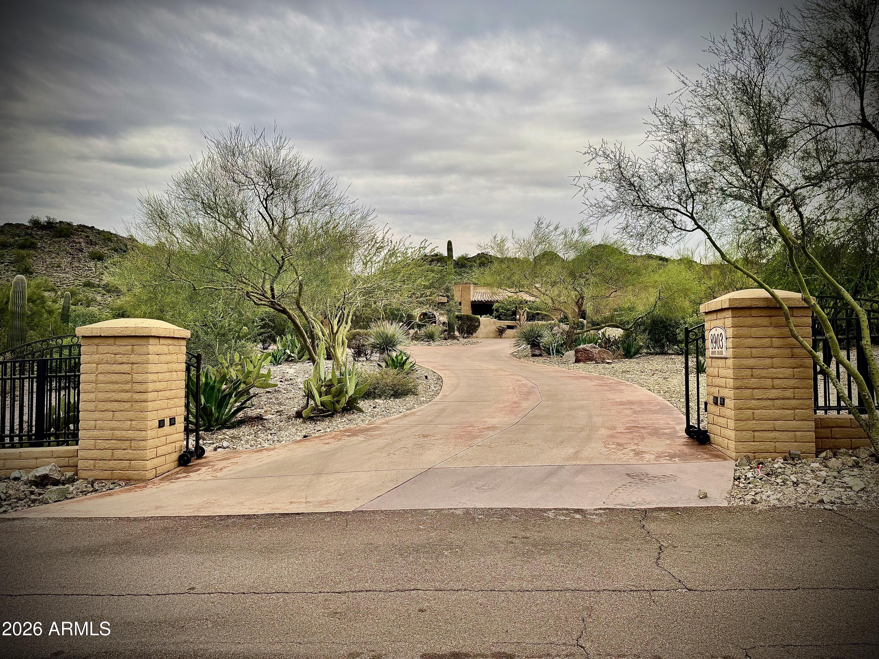 8903 N ARROYA GRANDE Drive