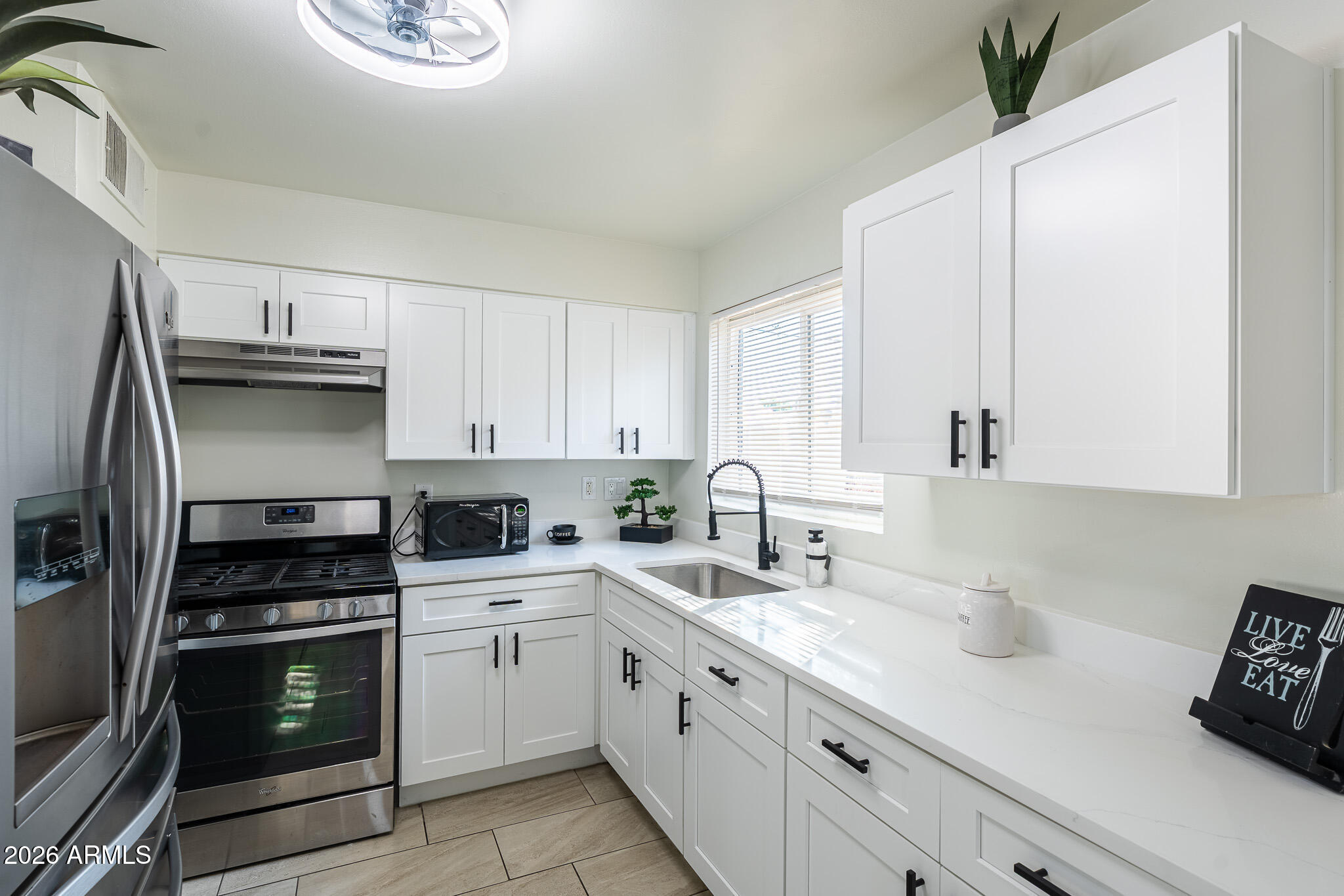 3349 W CAMBRIDGE Avenue