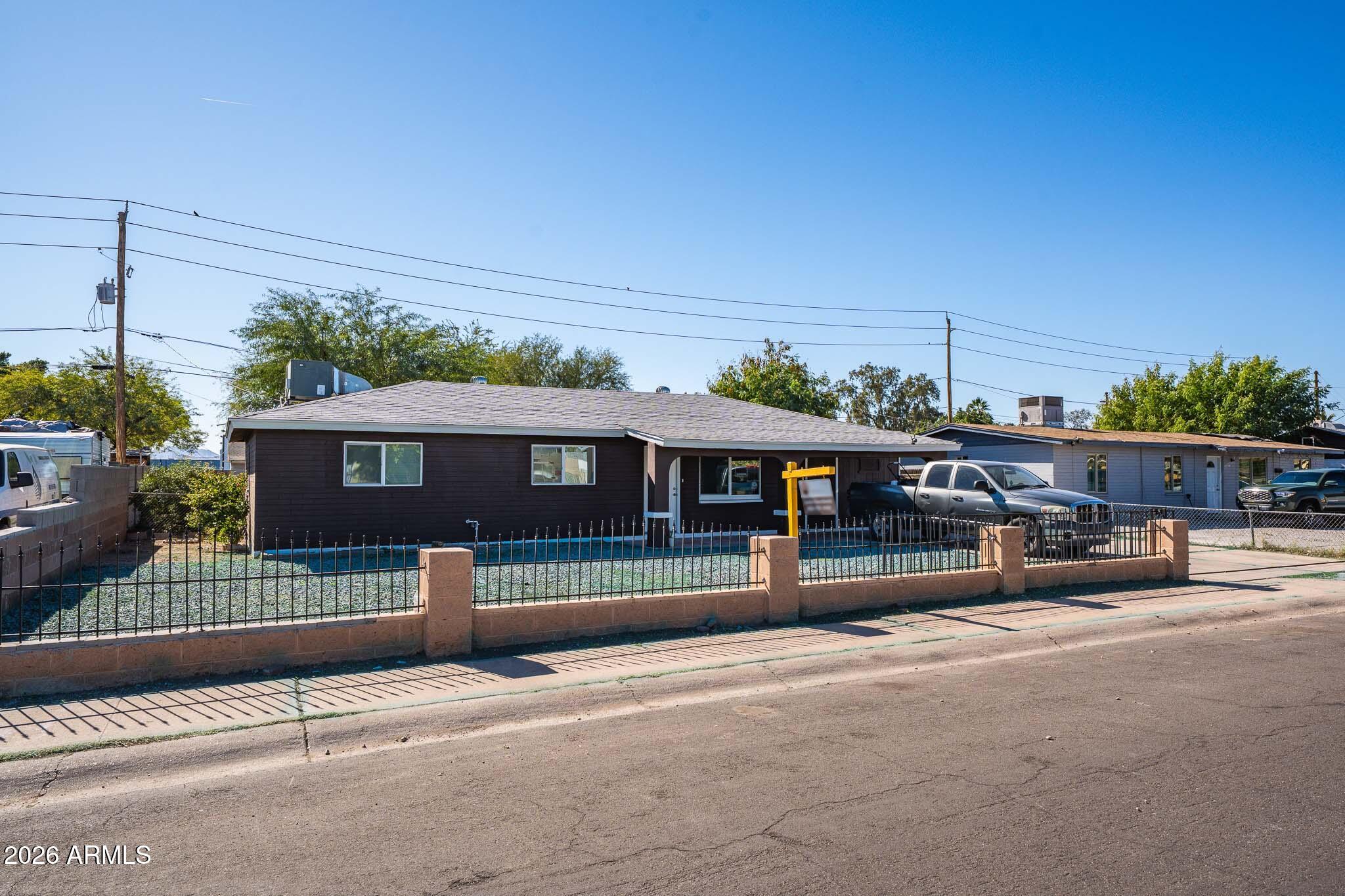 3349 W CAMBRIDGE Avenue