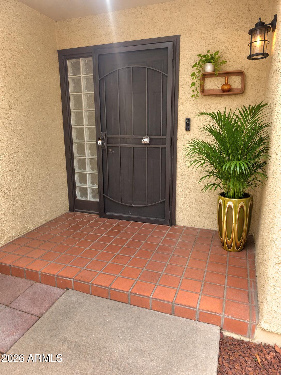 2909 W ALTADENA Avenue