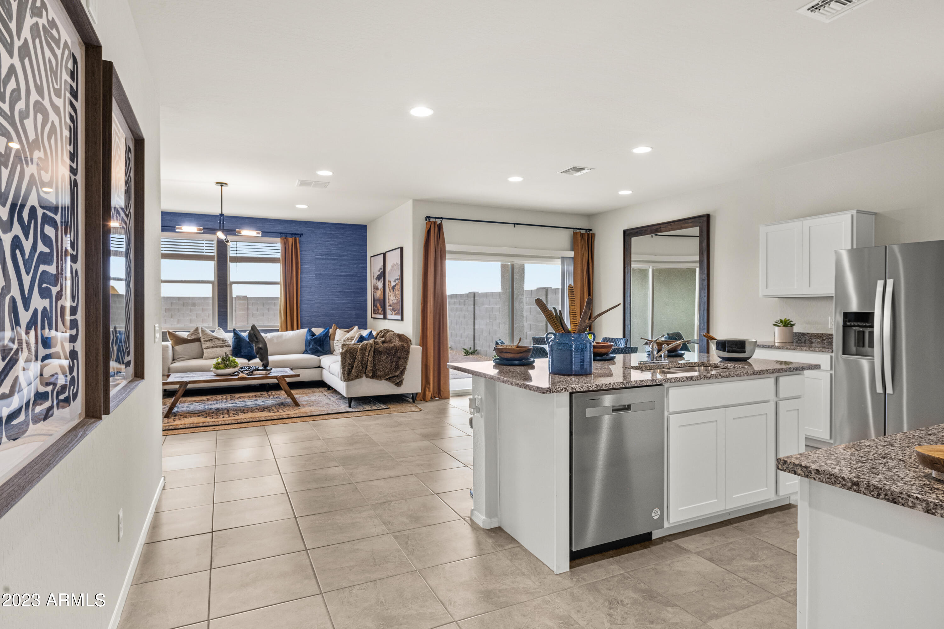 9138 S MINEROS Drive