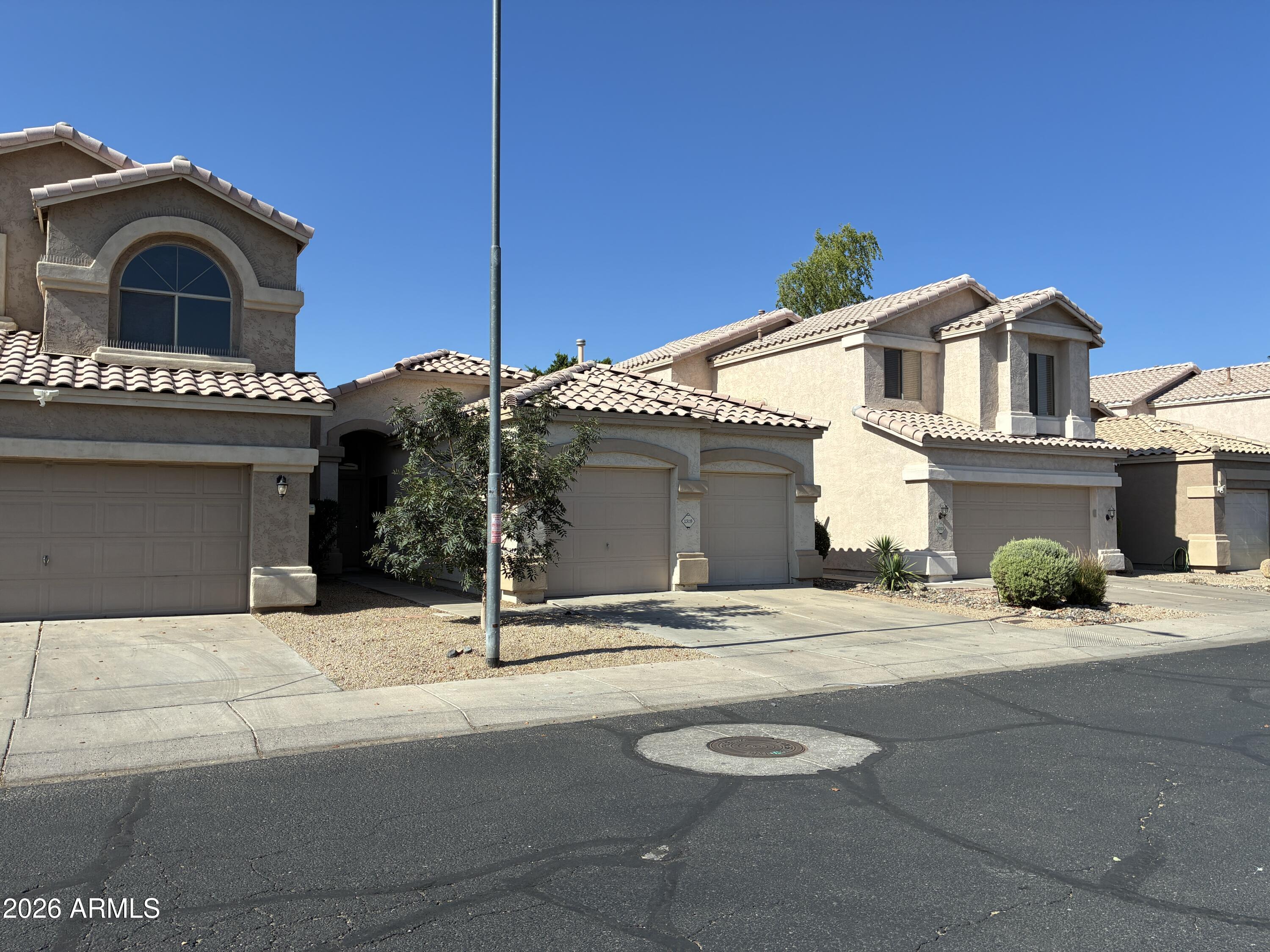 1319 W ESCUDA Road