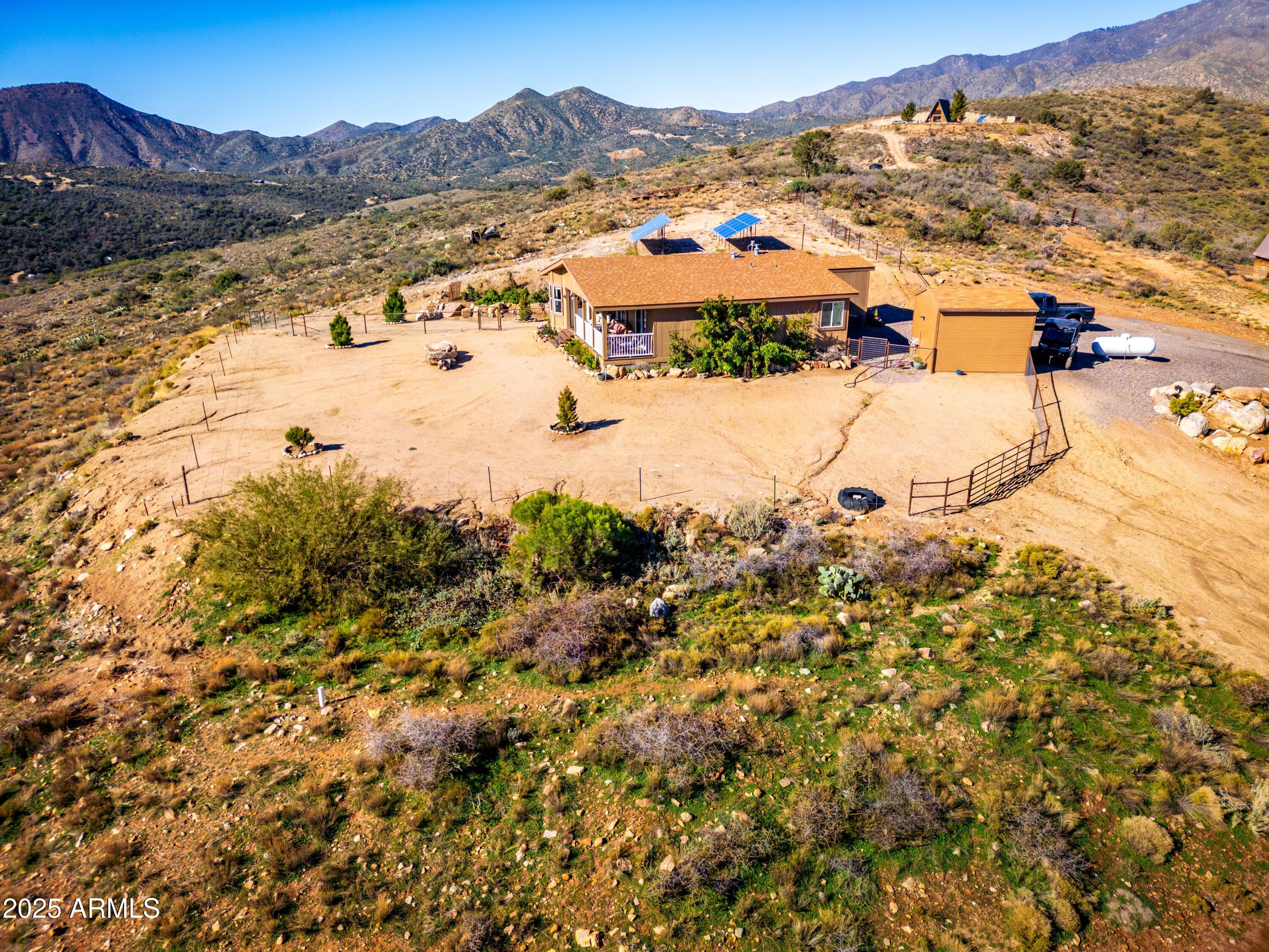 905 N Mountain Lion Pass