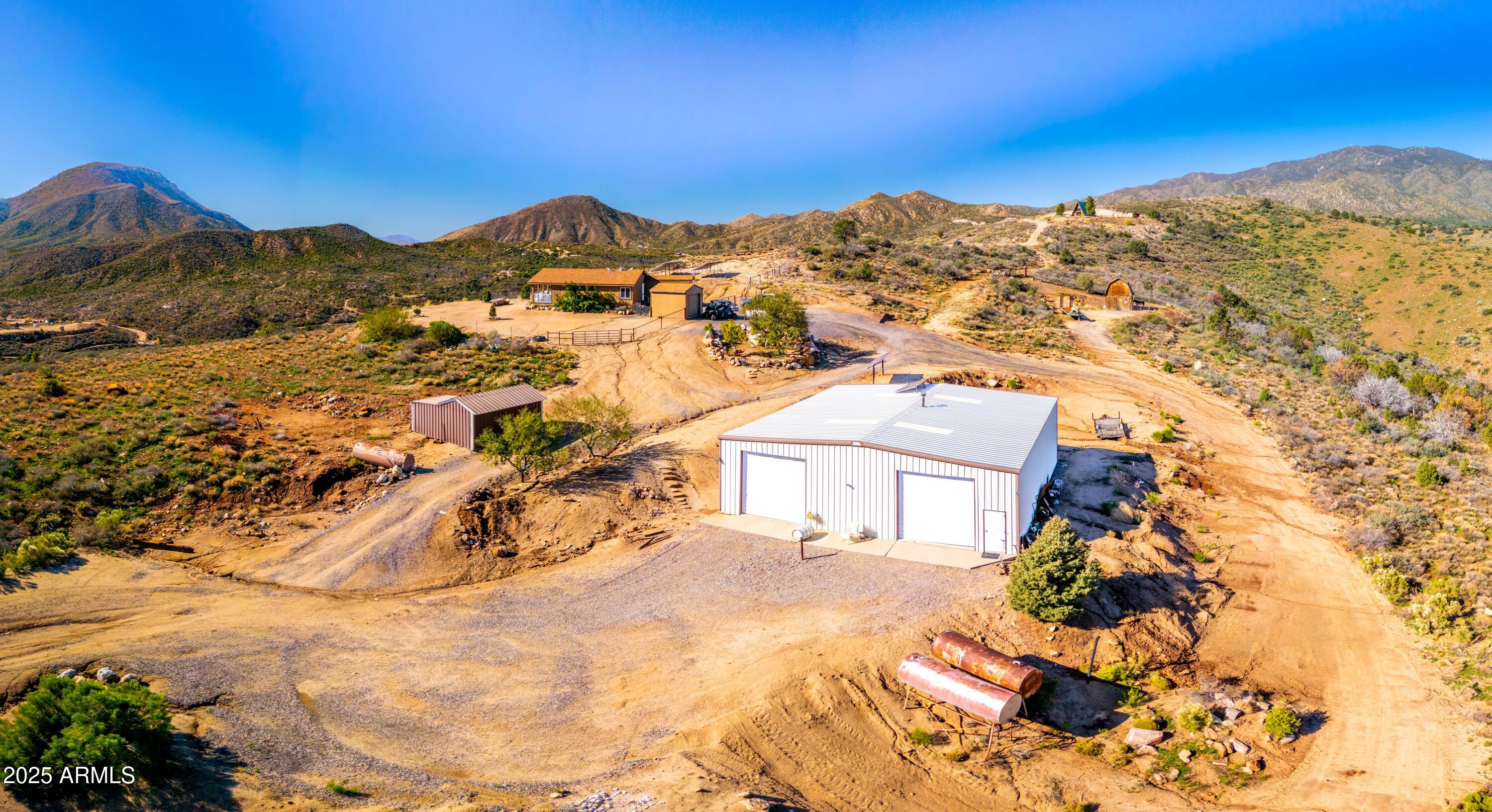 905 N Mountain Lion Pass