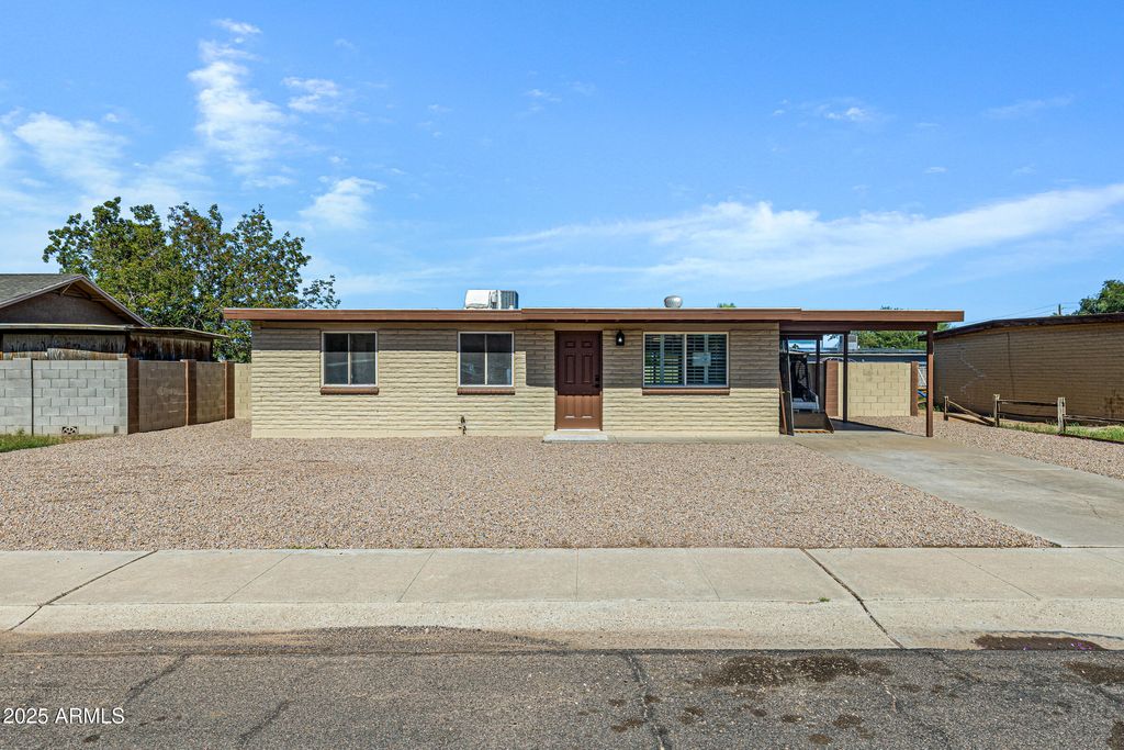 Photo of 414 E Cholla Street, Casa Grande, AZ 85122 (MLS # 6934382)