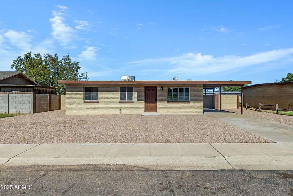Photo of 414 E Cholla Street, Casa Grande, AZ 85122 (MLS # 6934382)