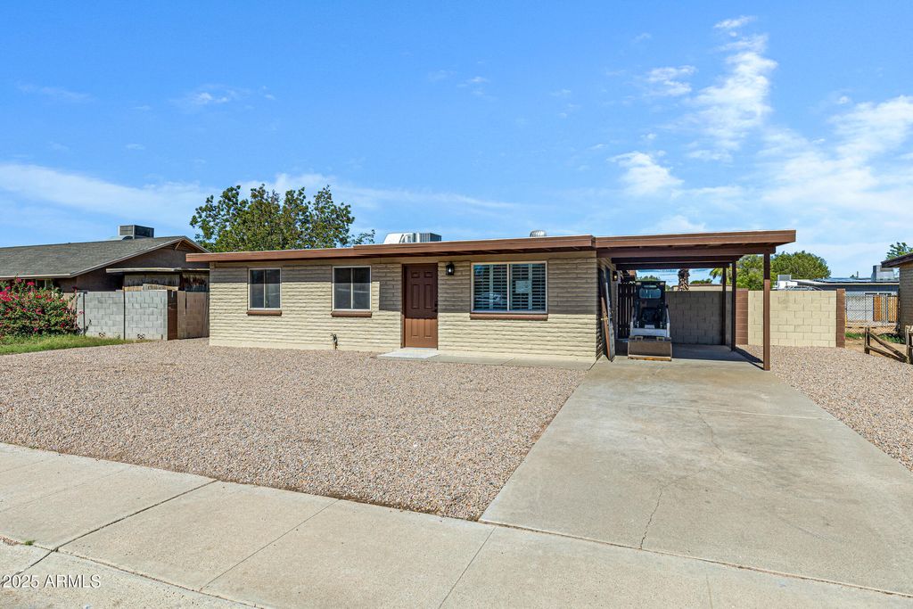 Photo of 414 E Cholla Street, Casa Grande, AZ 85122 (MLS # 6934382)