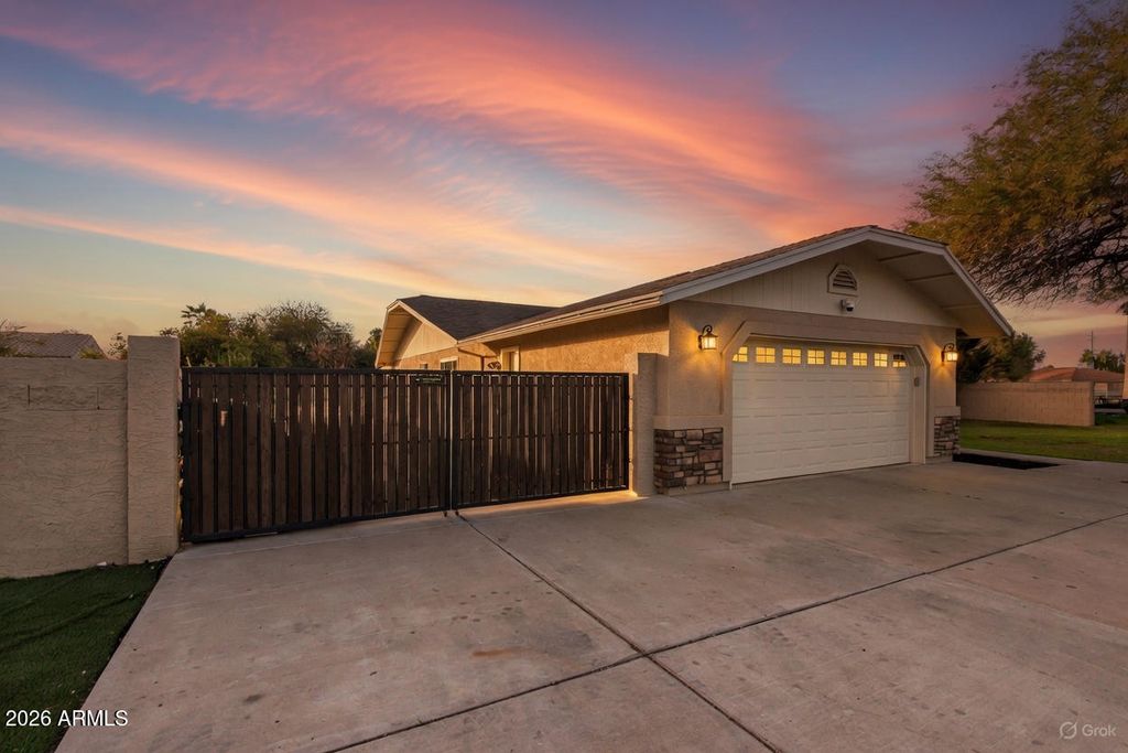 Photo of 8031 W Montebello Avenue, Glendale, AZ 85303 (MLS # 6966434)