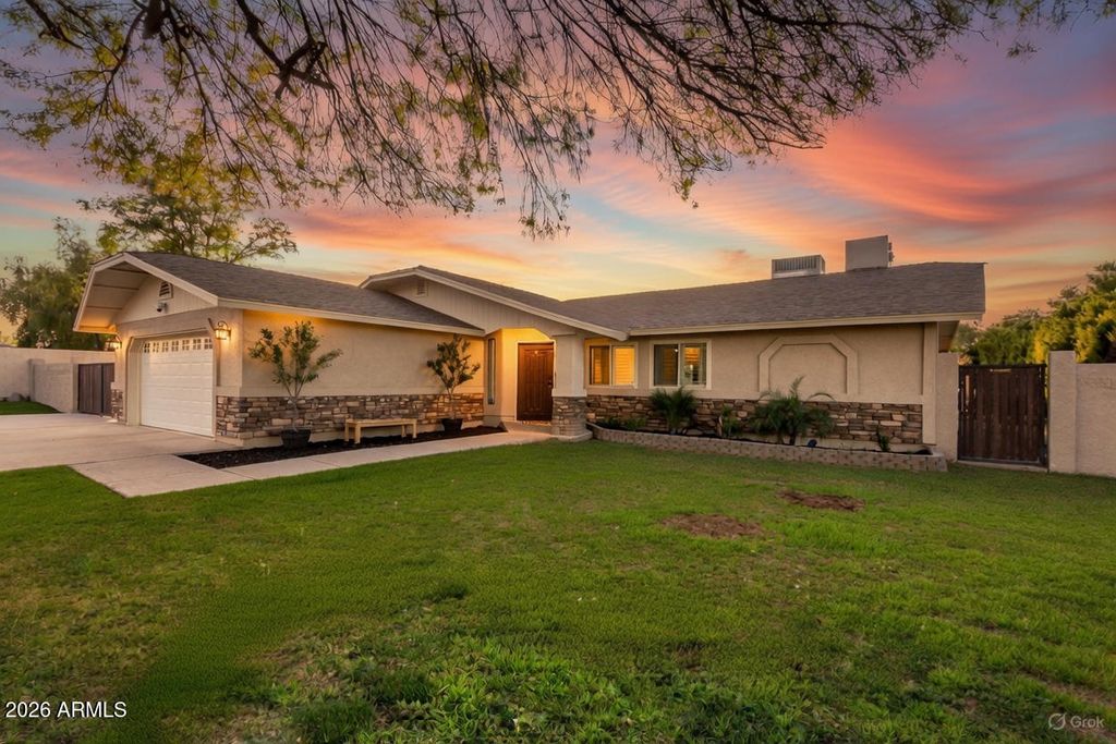 Photo of 8031 W Montebello Avenue, Glendale, AZ 85303 (MLS # 6966434)