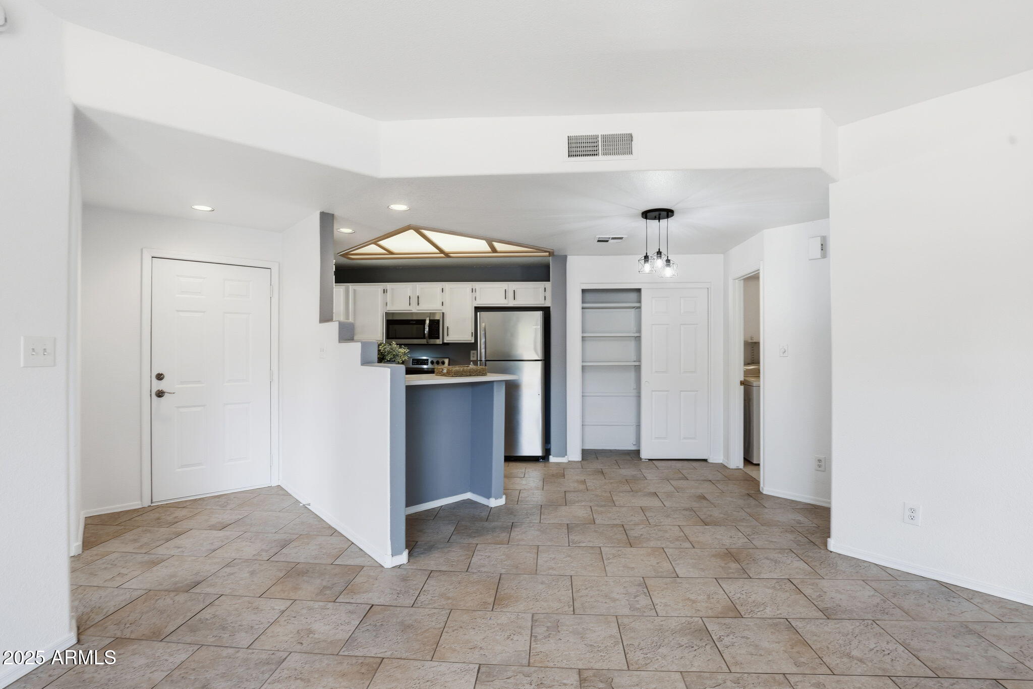 10410 N CAVE CREEK Road 2088