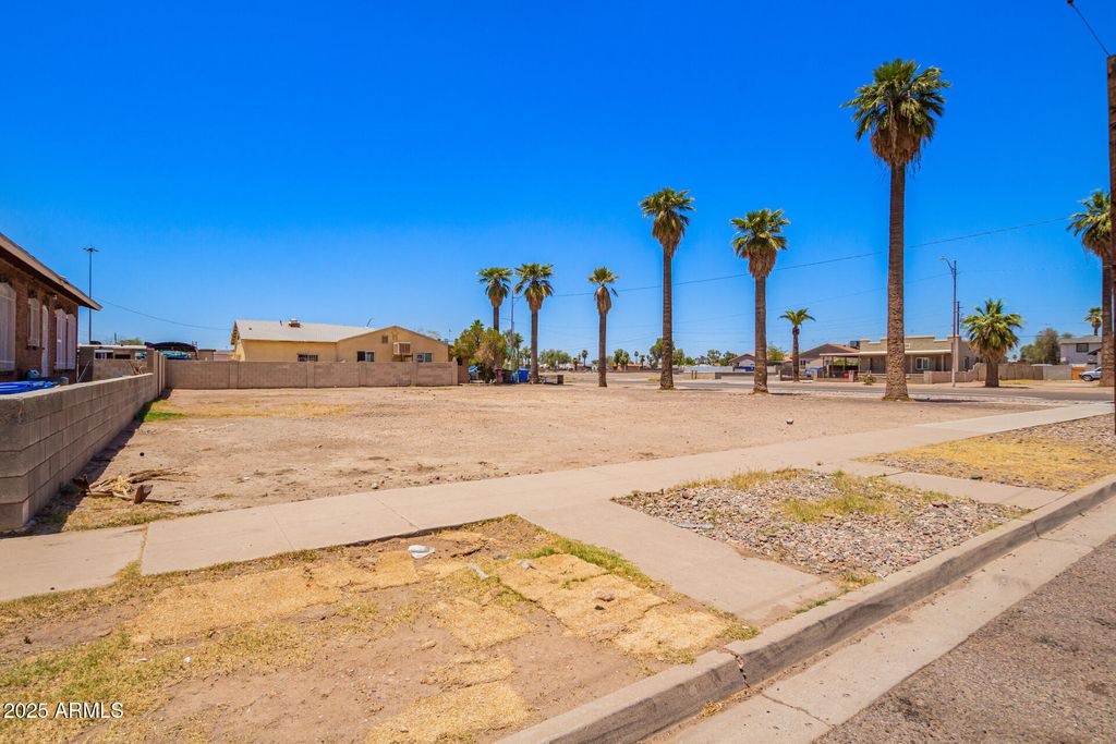 Photo of 2203 W Jefferson Street #1, Phoenix, AZ 85009 (MLS # 6871932)