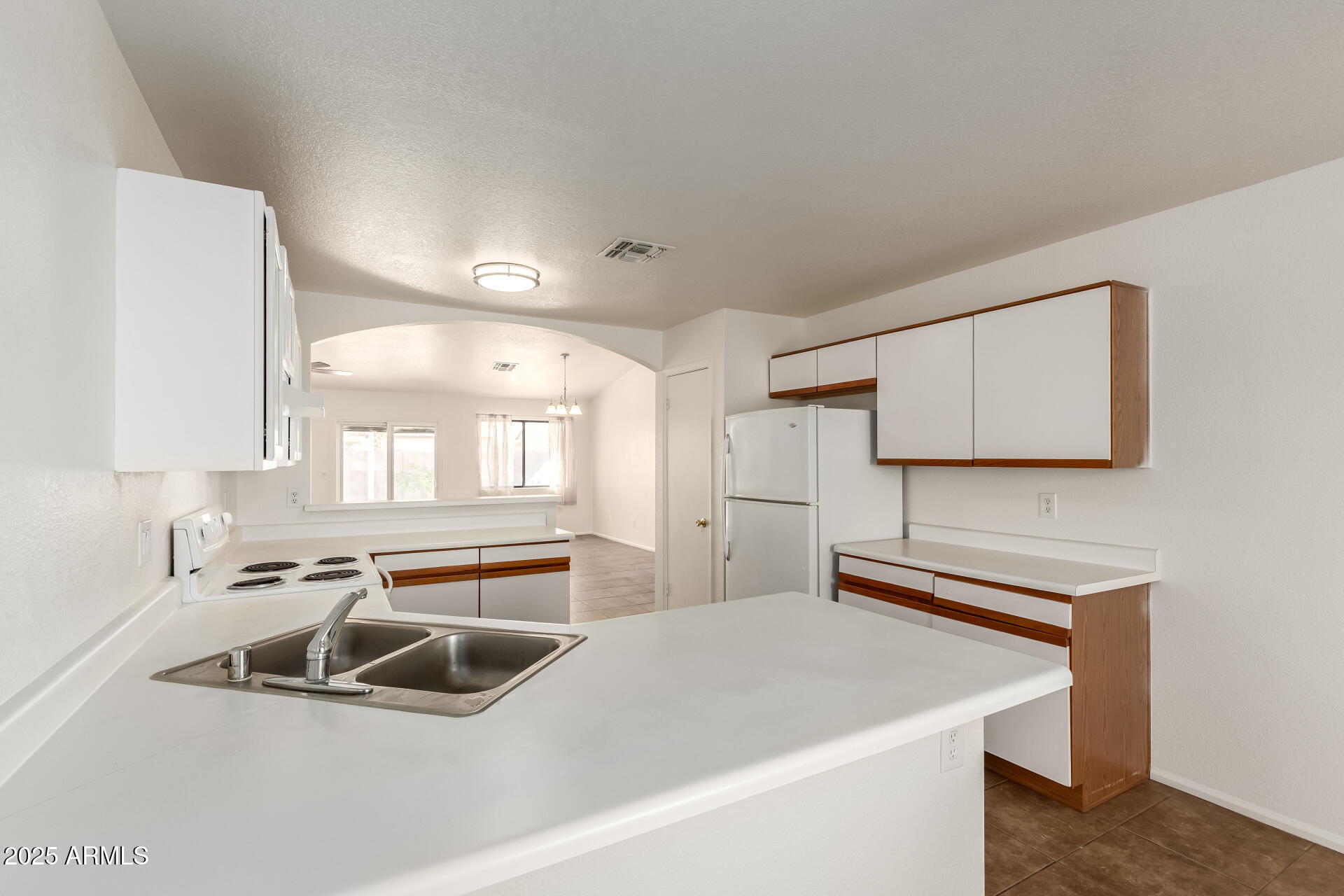 Homes for Sale in Queen Creek Arizona 4 8615 W Minnezona Avenue