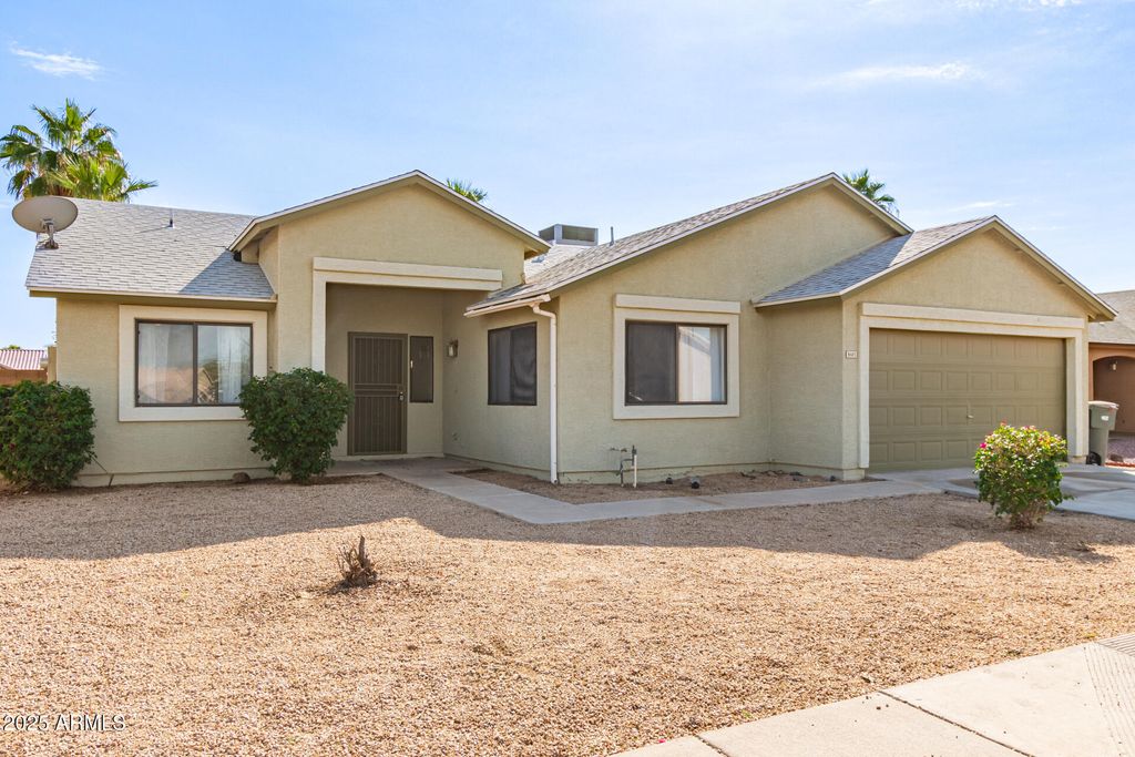 Photo of 8615 W Minnezona Avenue, Phoenix, AZ 85037 (MLS # 6937448)