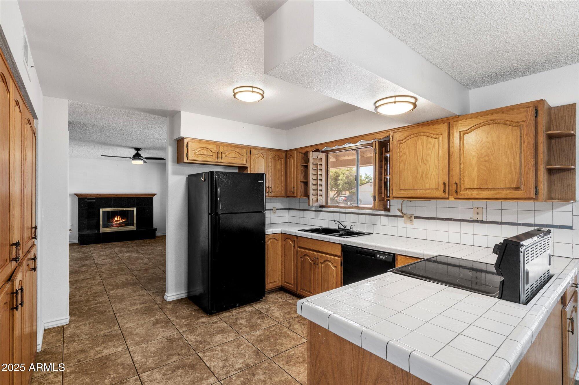 414 E WESTCHESTER Drive