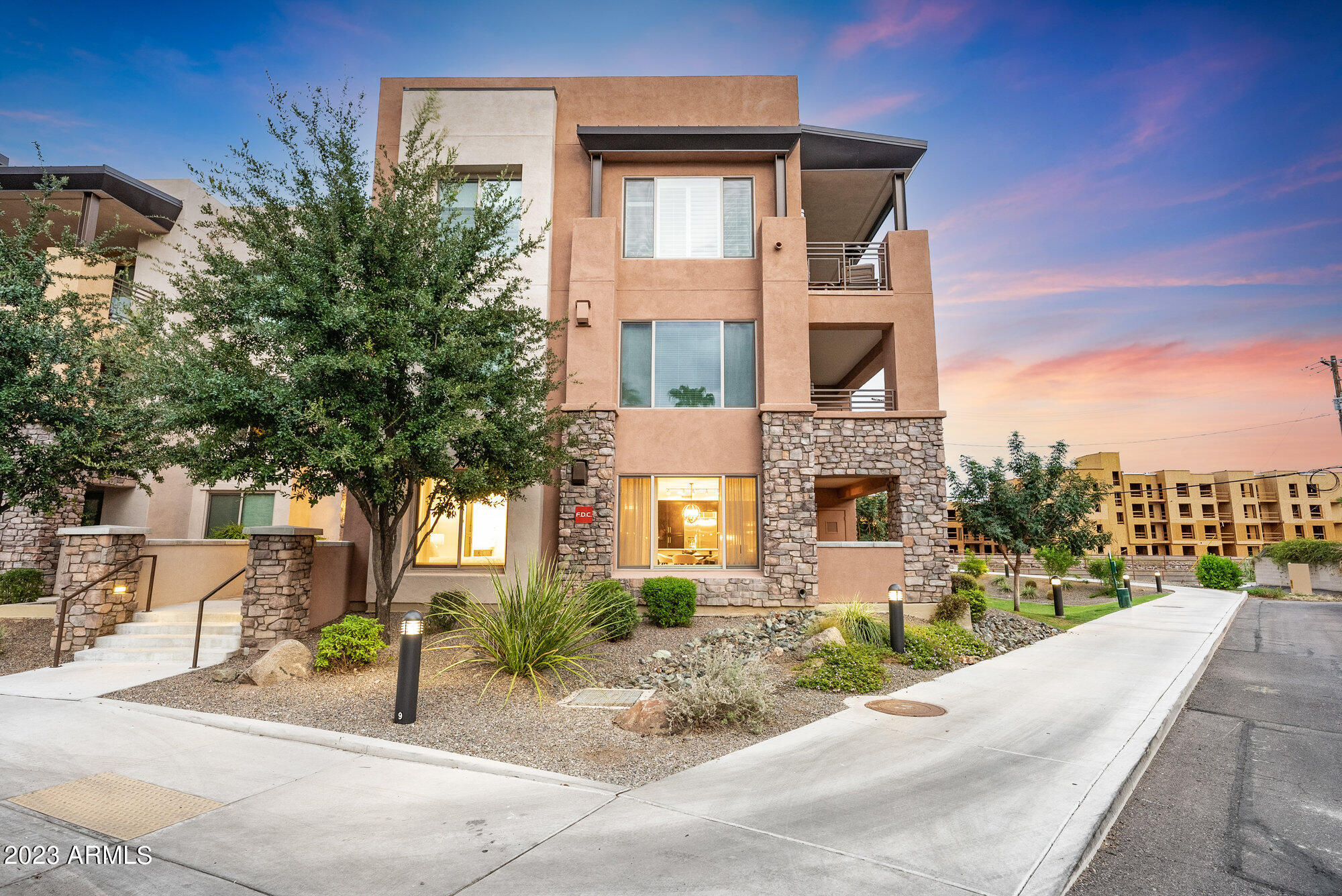 4803 N WOODMERE FAIRWAY -- 1011