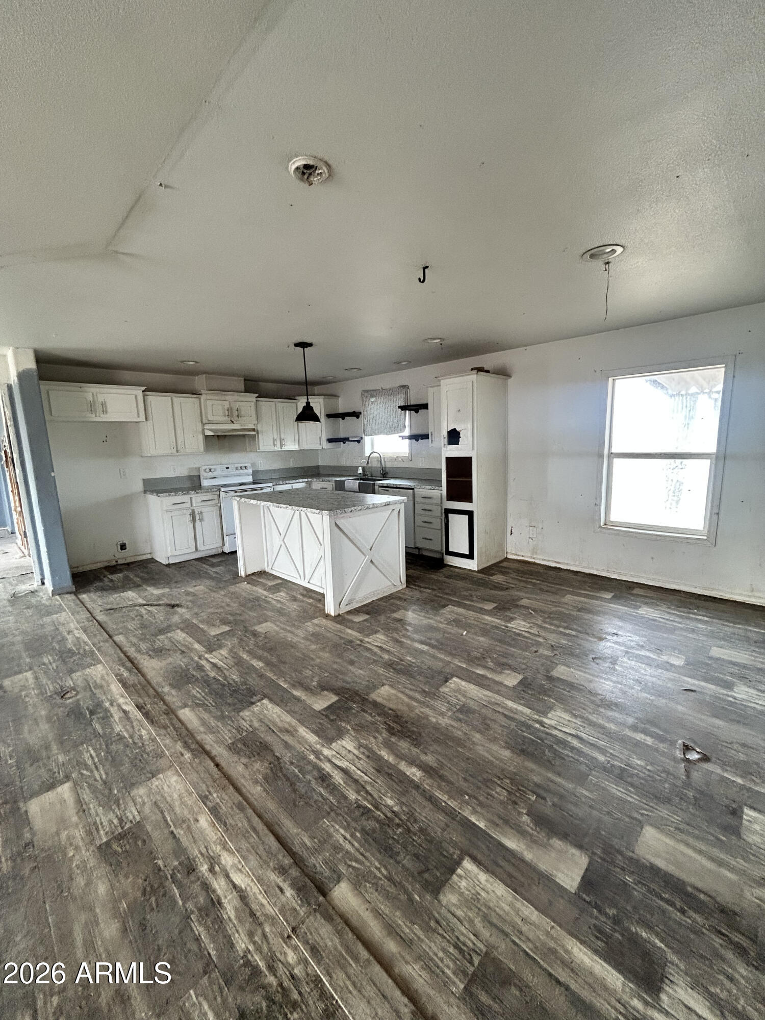 22708 E DARLENE Drive