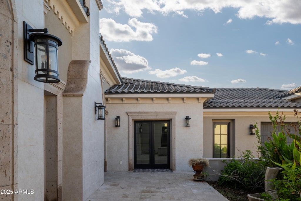 Photo of 1011 E Kingbird Place, Chandler, AZ 85286 (MLS # 7076013)