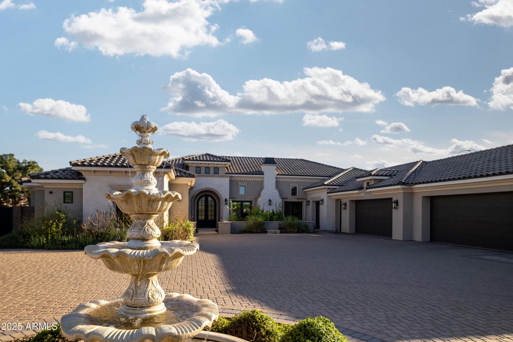 Photo of 1011 E Kingbird Place, Chandler, AZ 85286 (MLS # 7076013)
