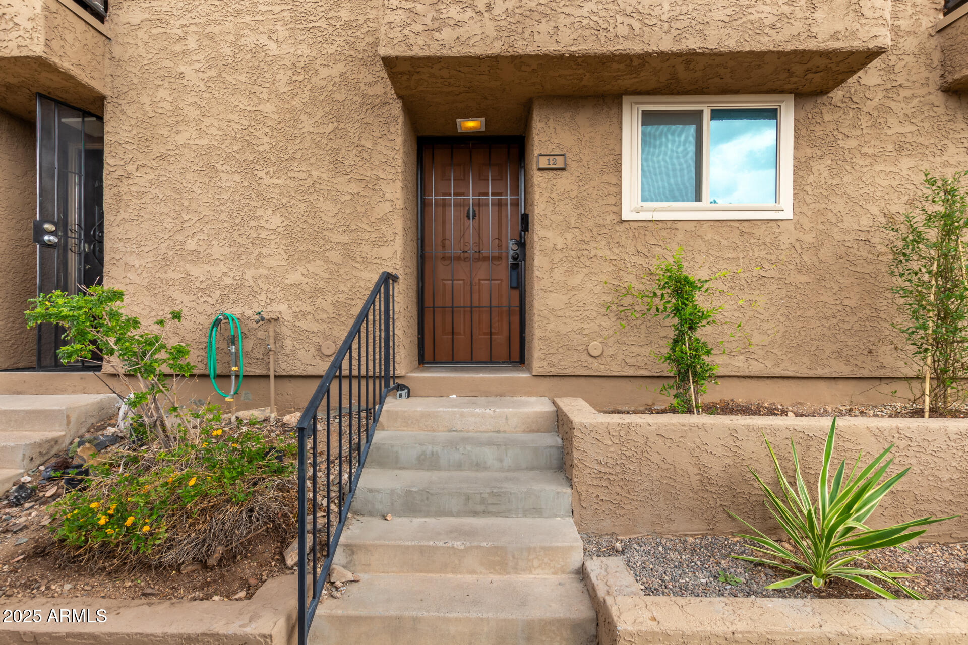 1545 E SAHUARO Drive 12