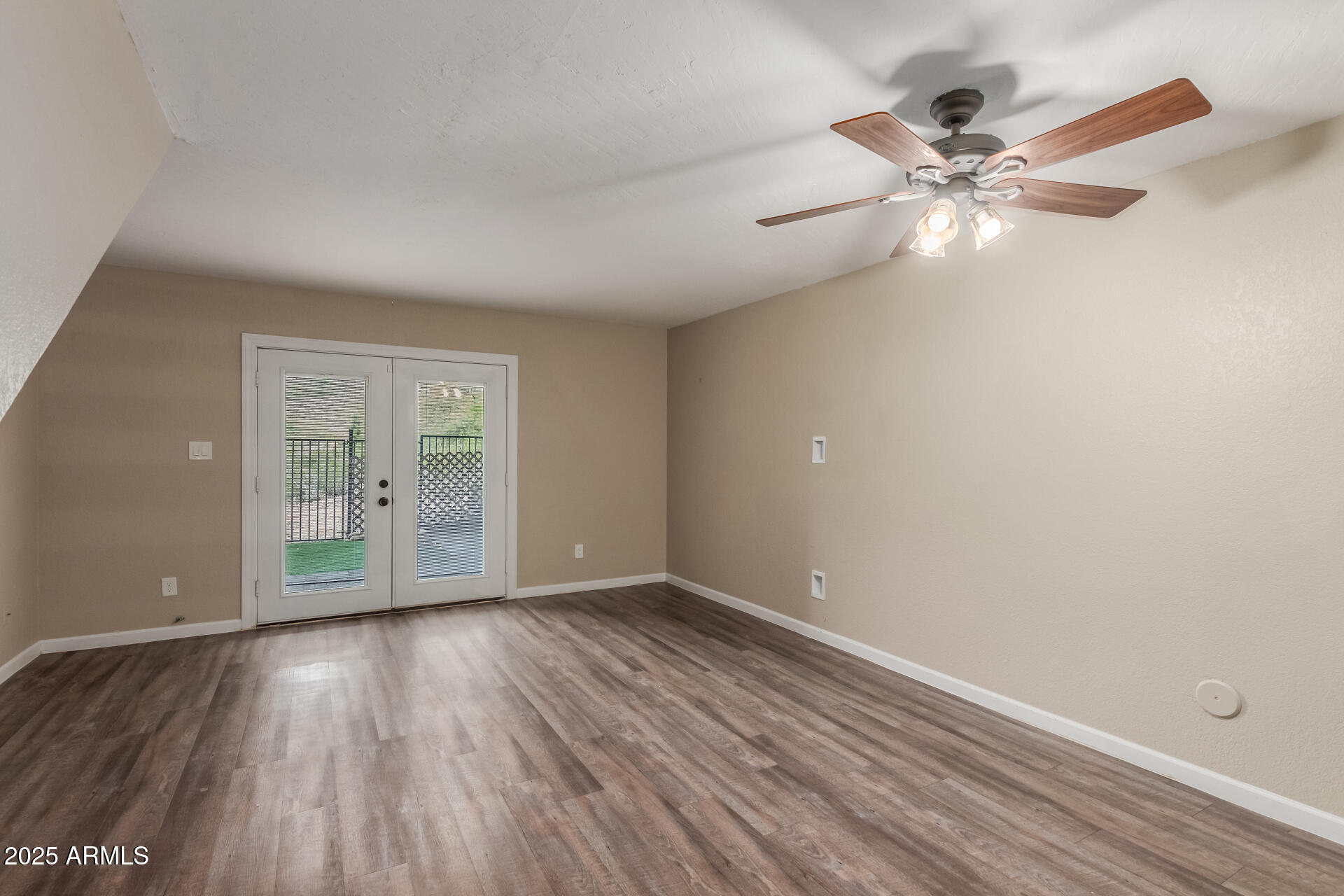 1545 E SAHUARO Drive 12